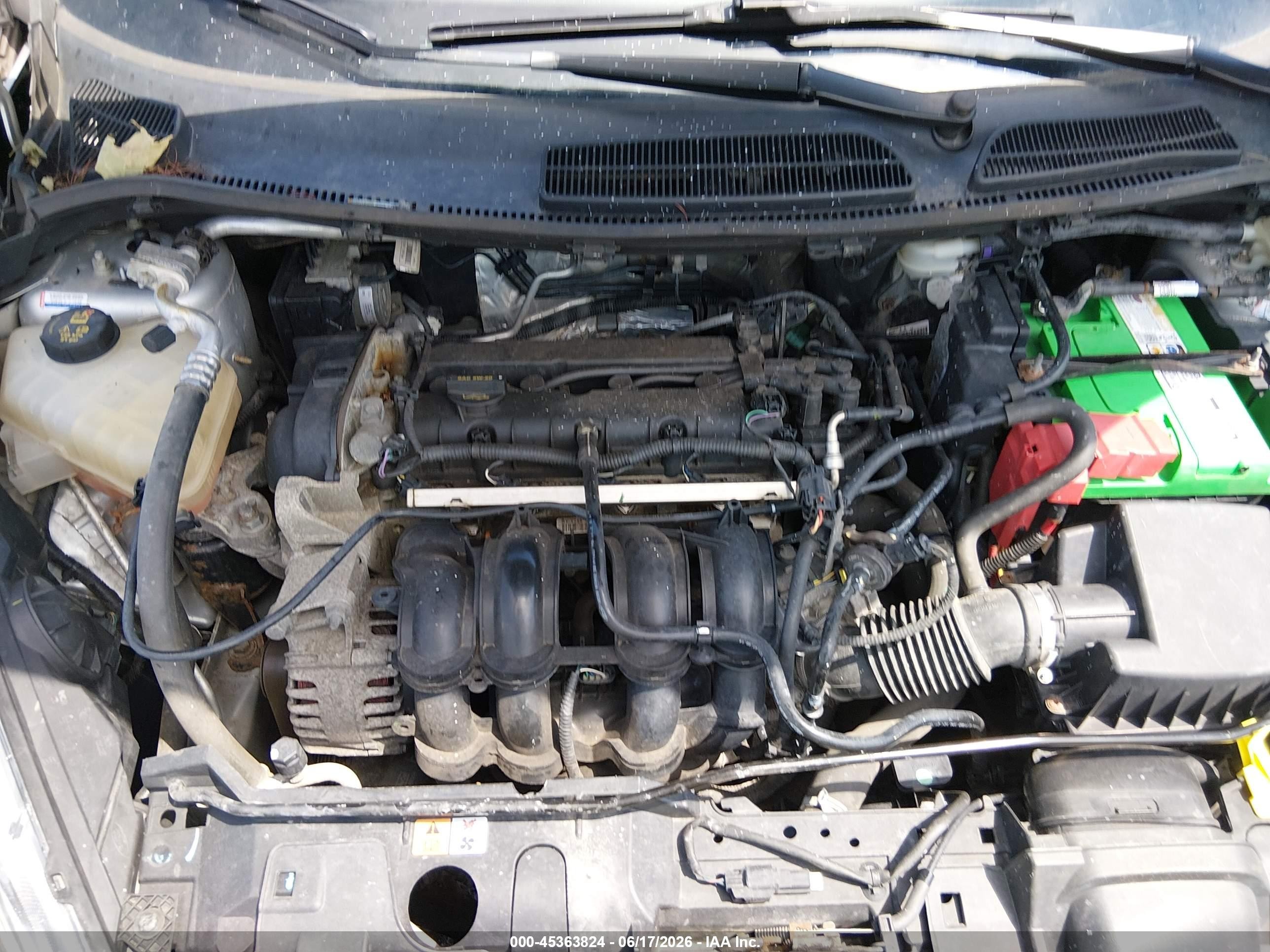 2015 Ford Fiesta S Серебряный vin: 3FADP4AJ2FM160257