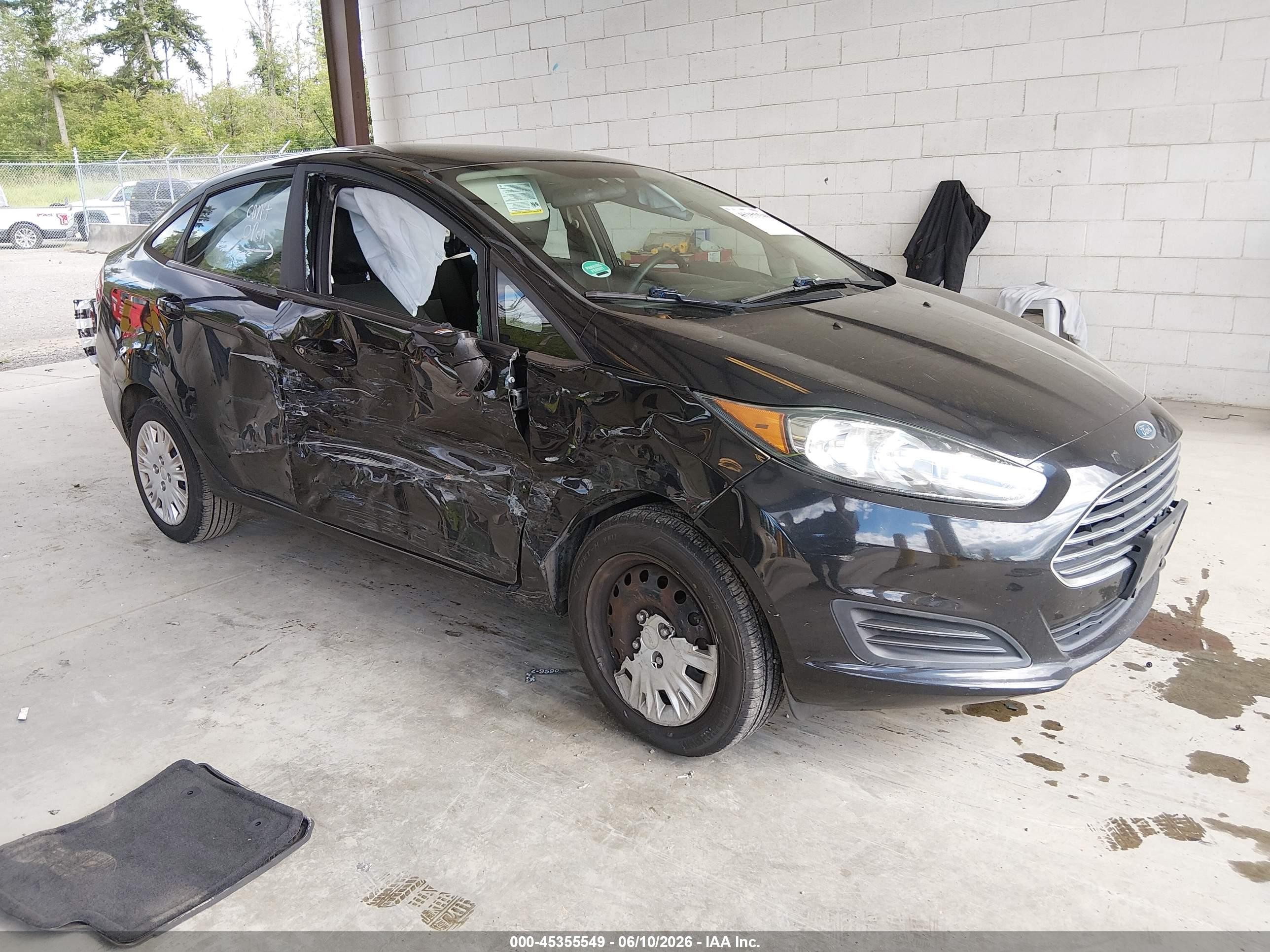 2015 Ford Fiesta S Черный vin: 3FADP4AJ2FM191038