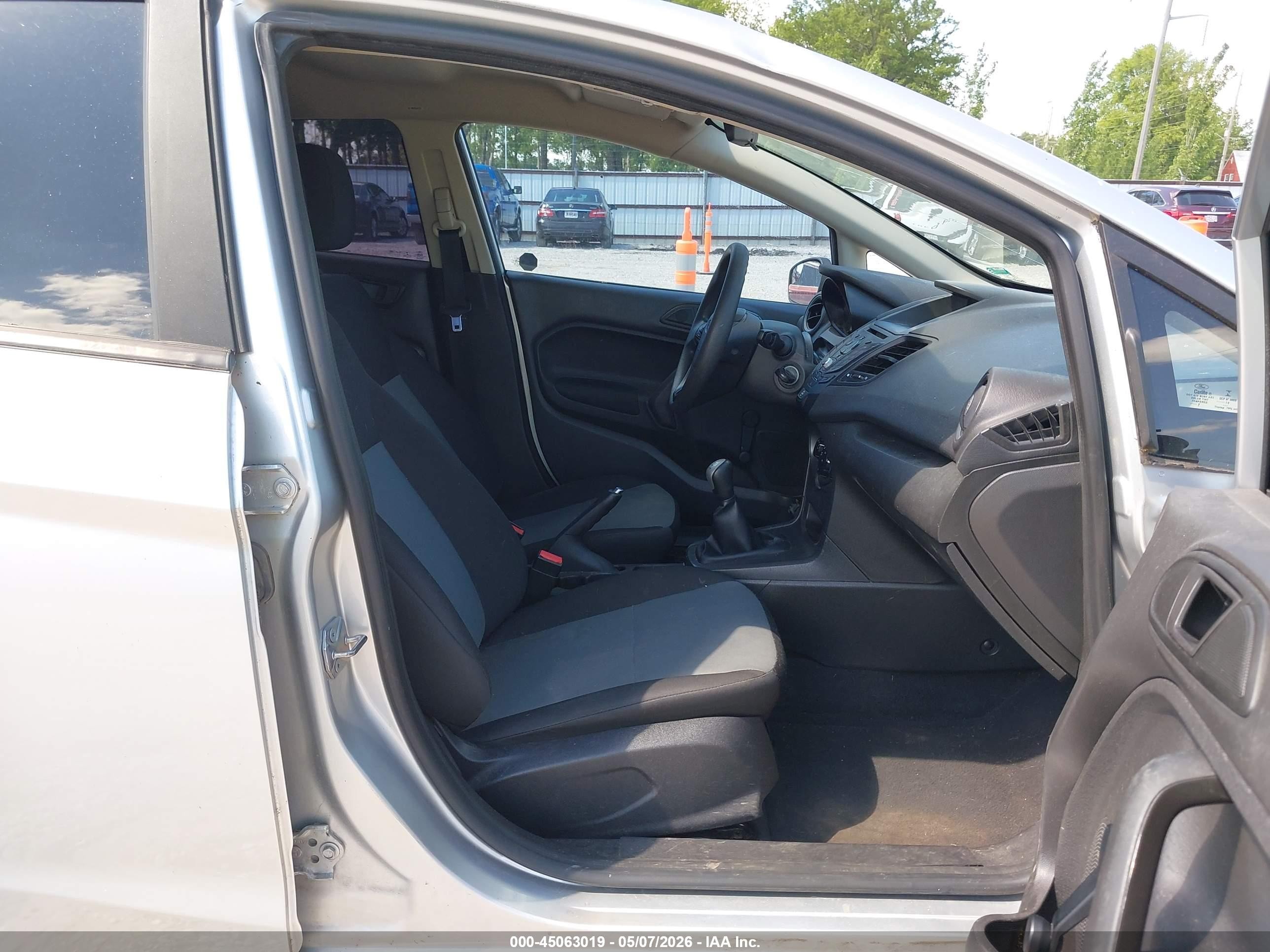 2019 Ford Fiesta S Silver vin: 3FADP4AJ2KM141119