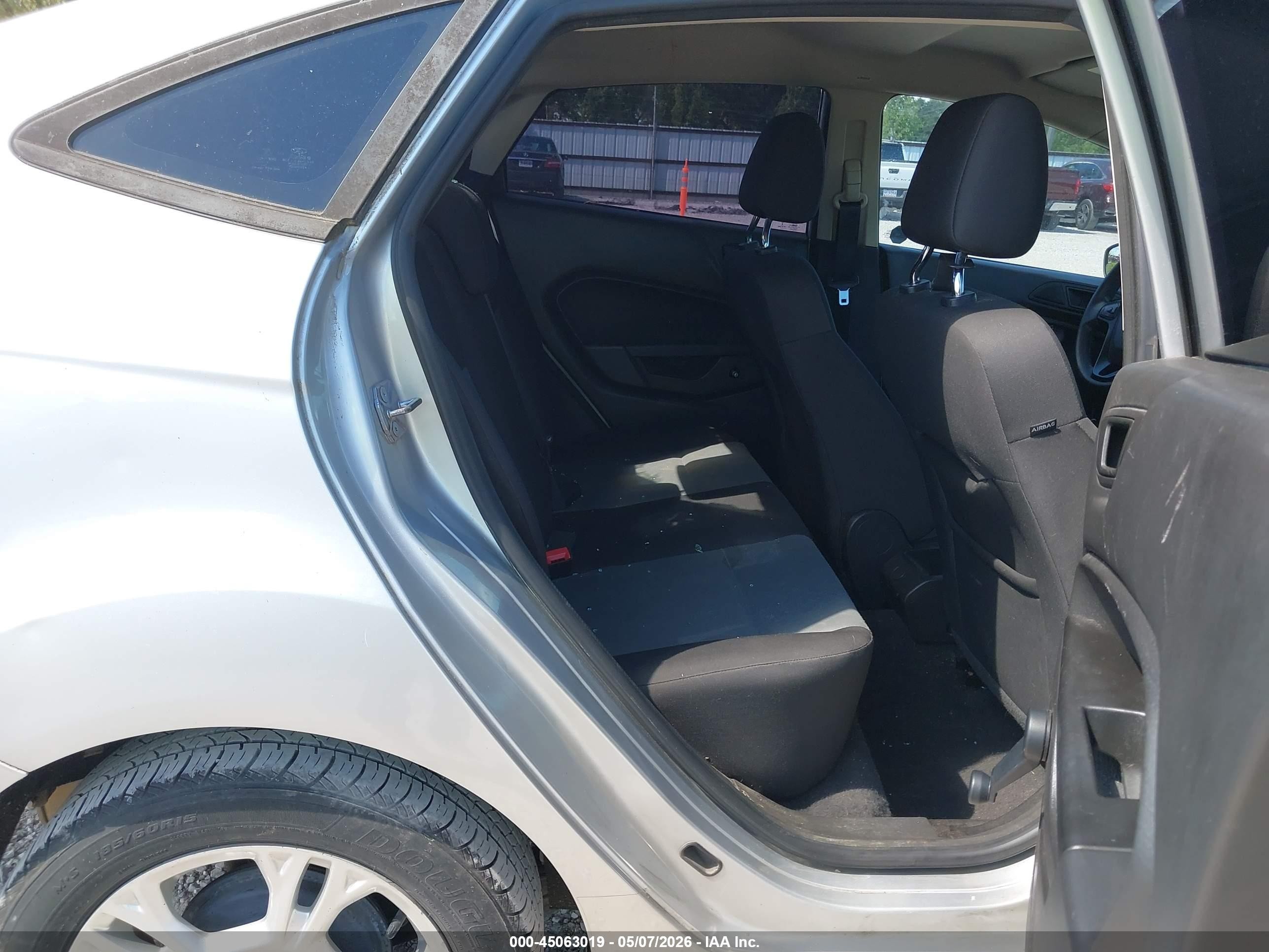 2019 Ford Fiesta S Silver vin: 3FADP4AJ2KM141119