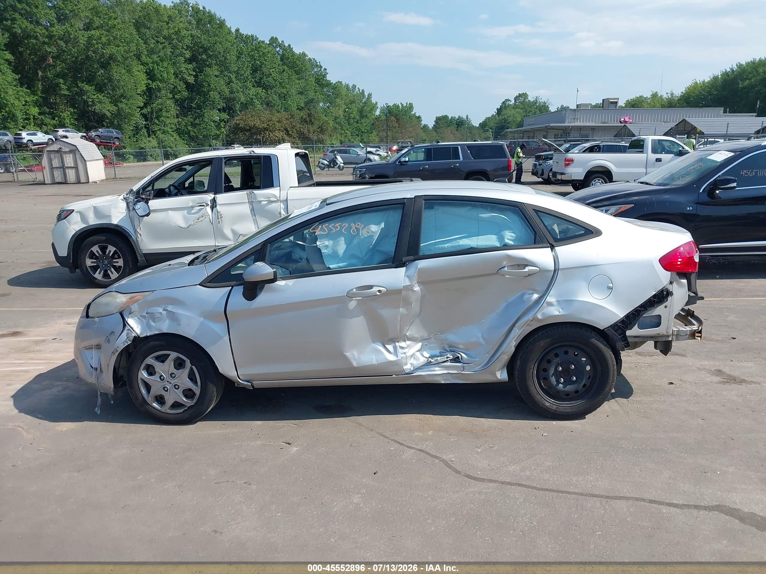 2011 Ford Fiesta S Silver vin: 3FADP4AJ2BM173696