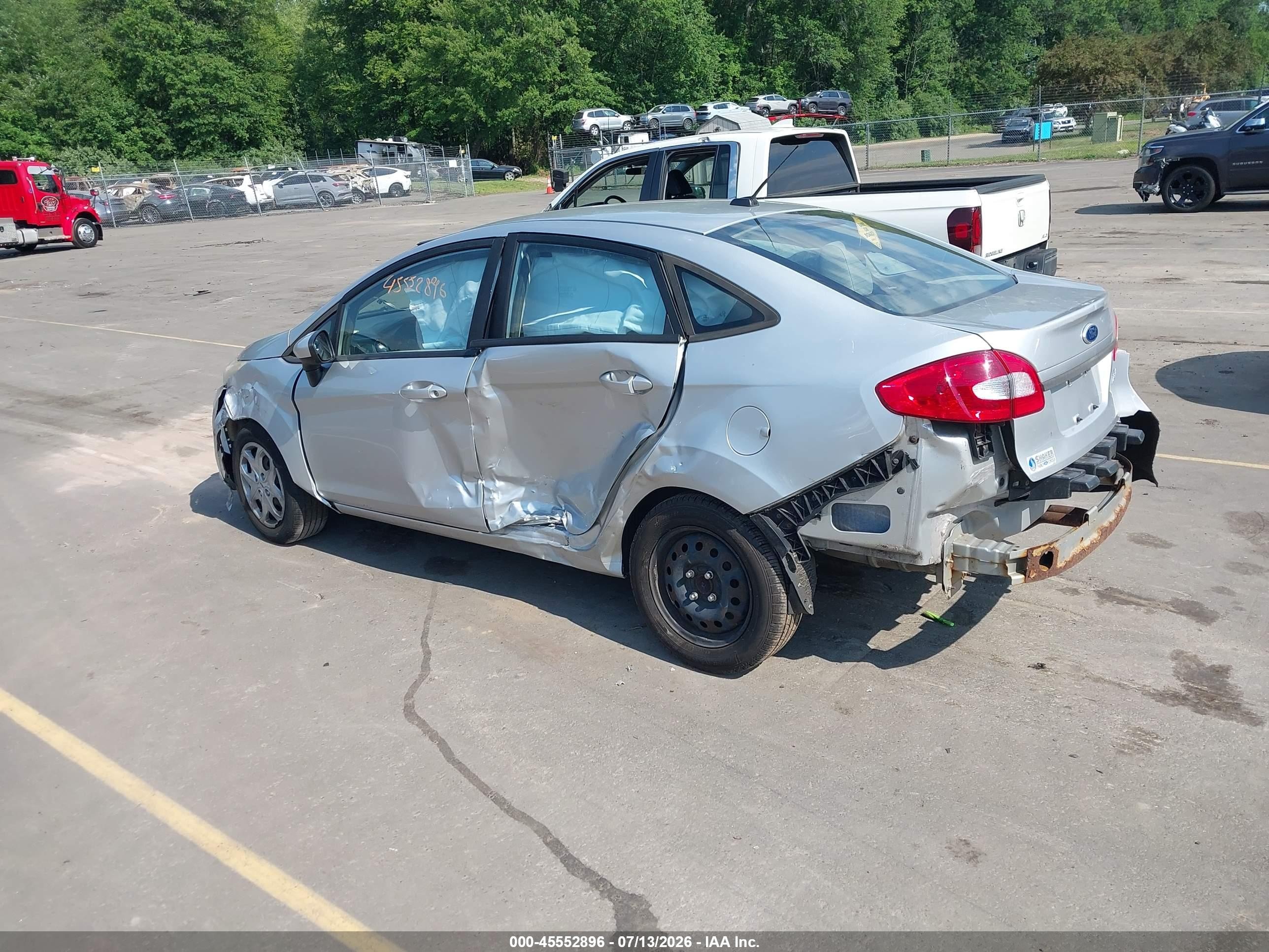 2011 Ford Fiesta S Silver vin: 3FADP4AJ2BM173696