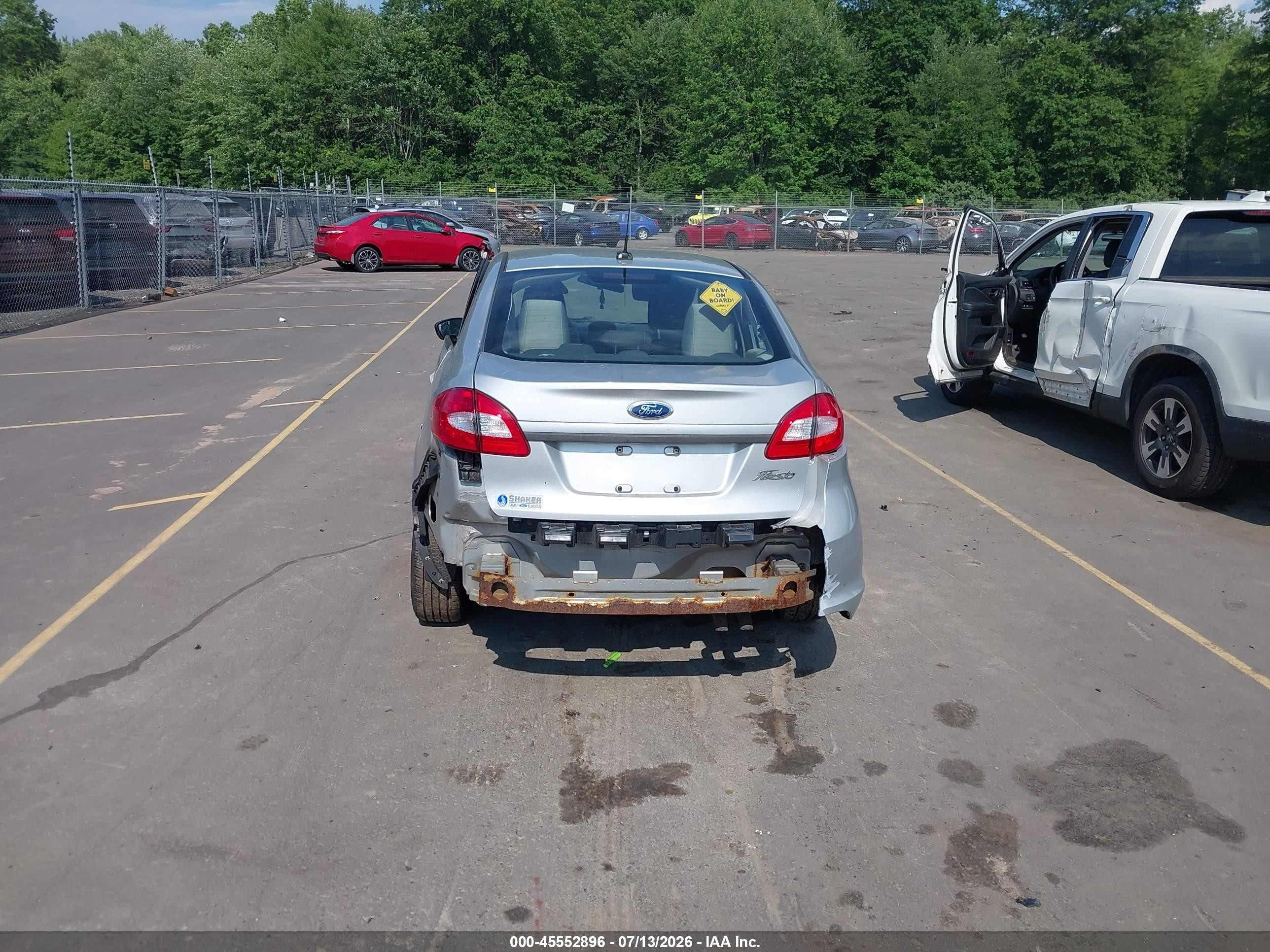 2011 Ford Fiesta S Silver vin: 3FADP4AJ2BM173696