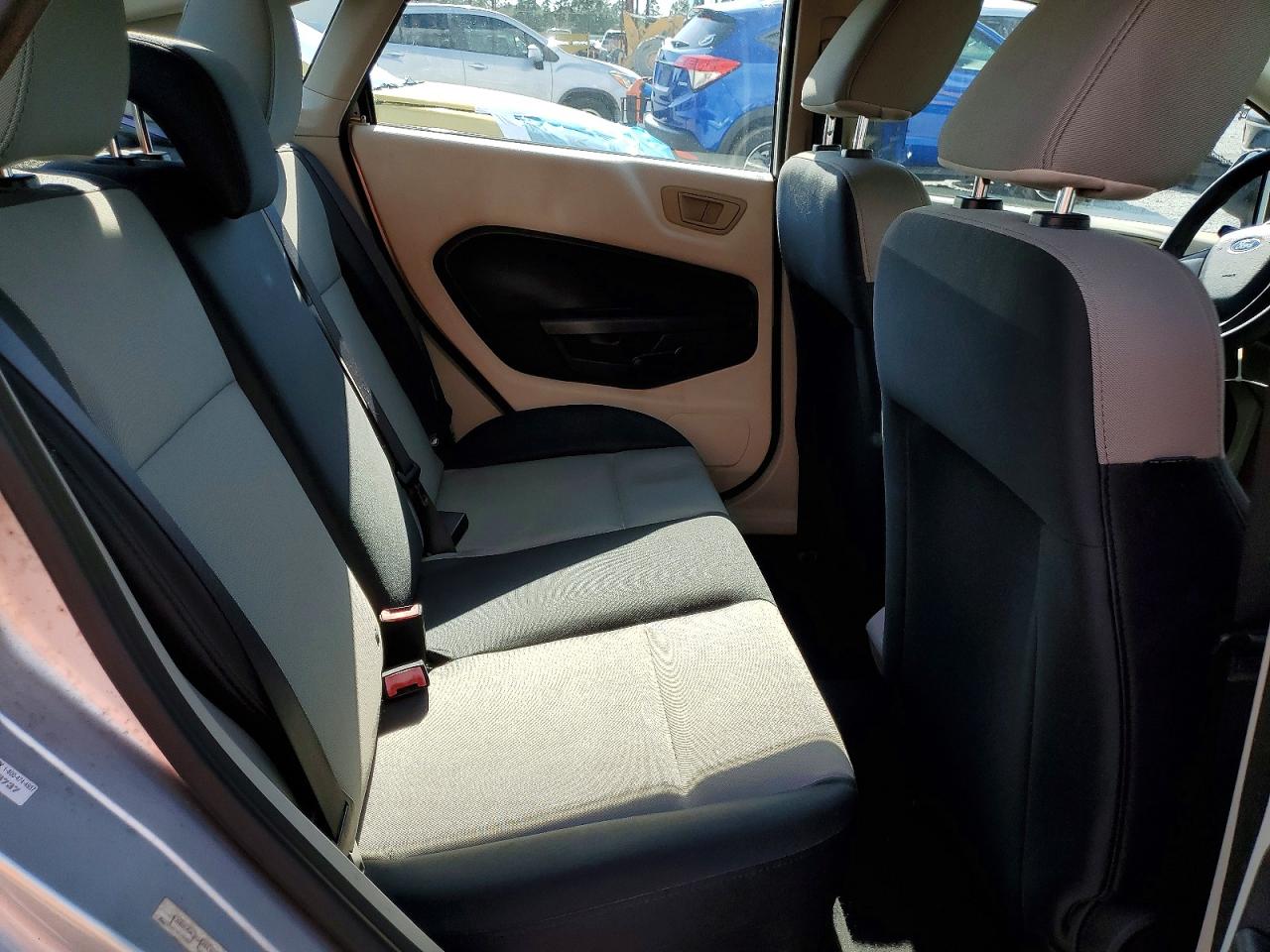 2012 Ford Fiesta Silver vin: 3FADP4AJ3CM153782