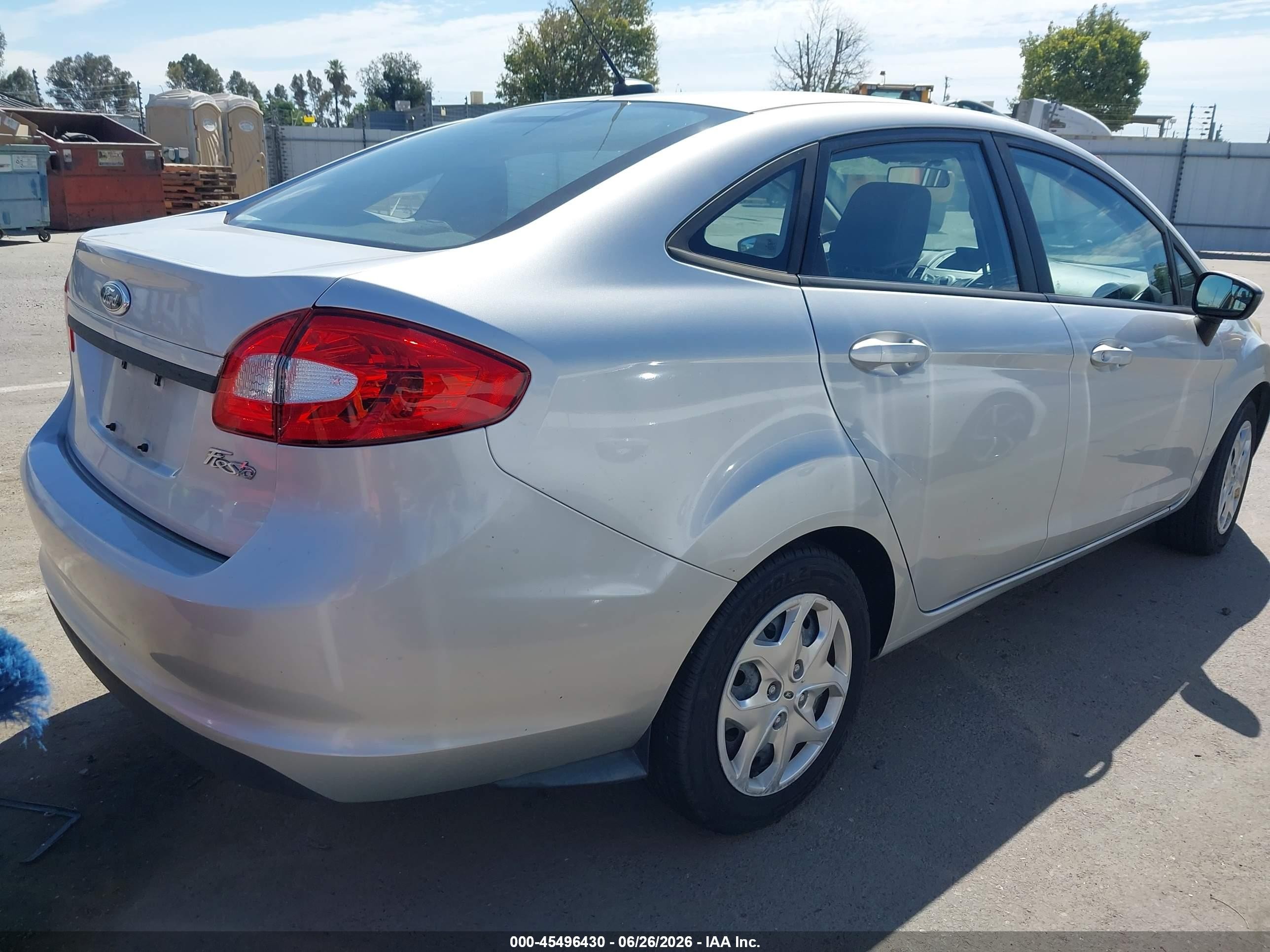 2012 Ford Fiesta S Silver vin: 3FADP4AJ3CM221806