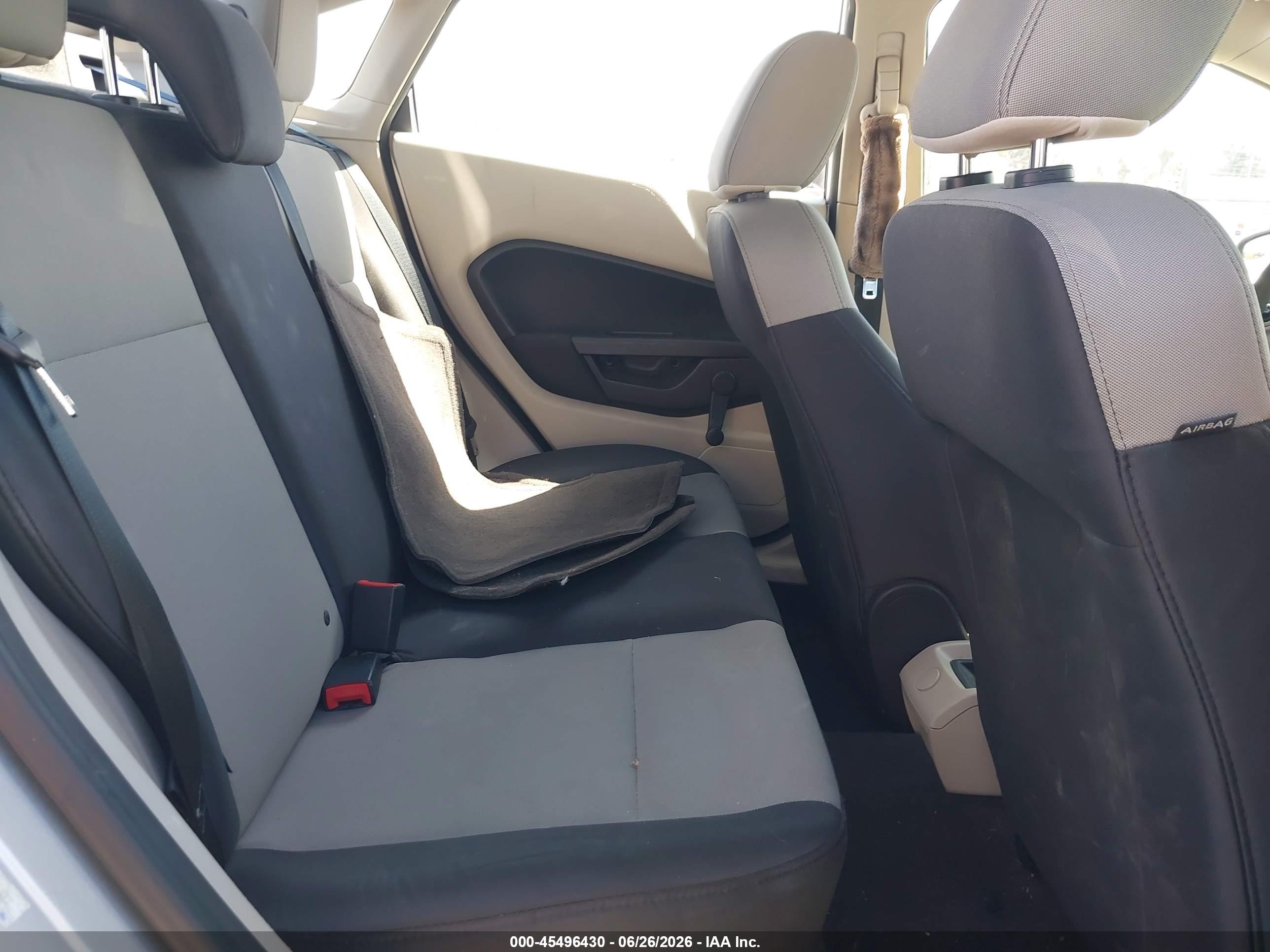 2012 Ford Fiesta S Silver vin: 3FADP4AJ3CM221806