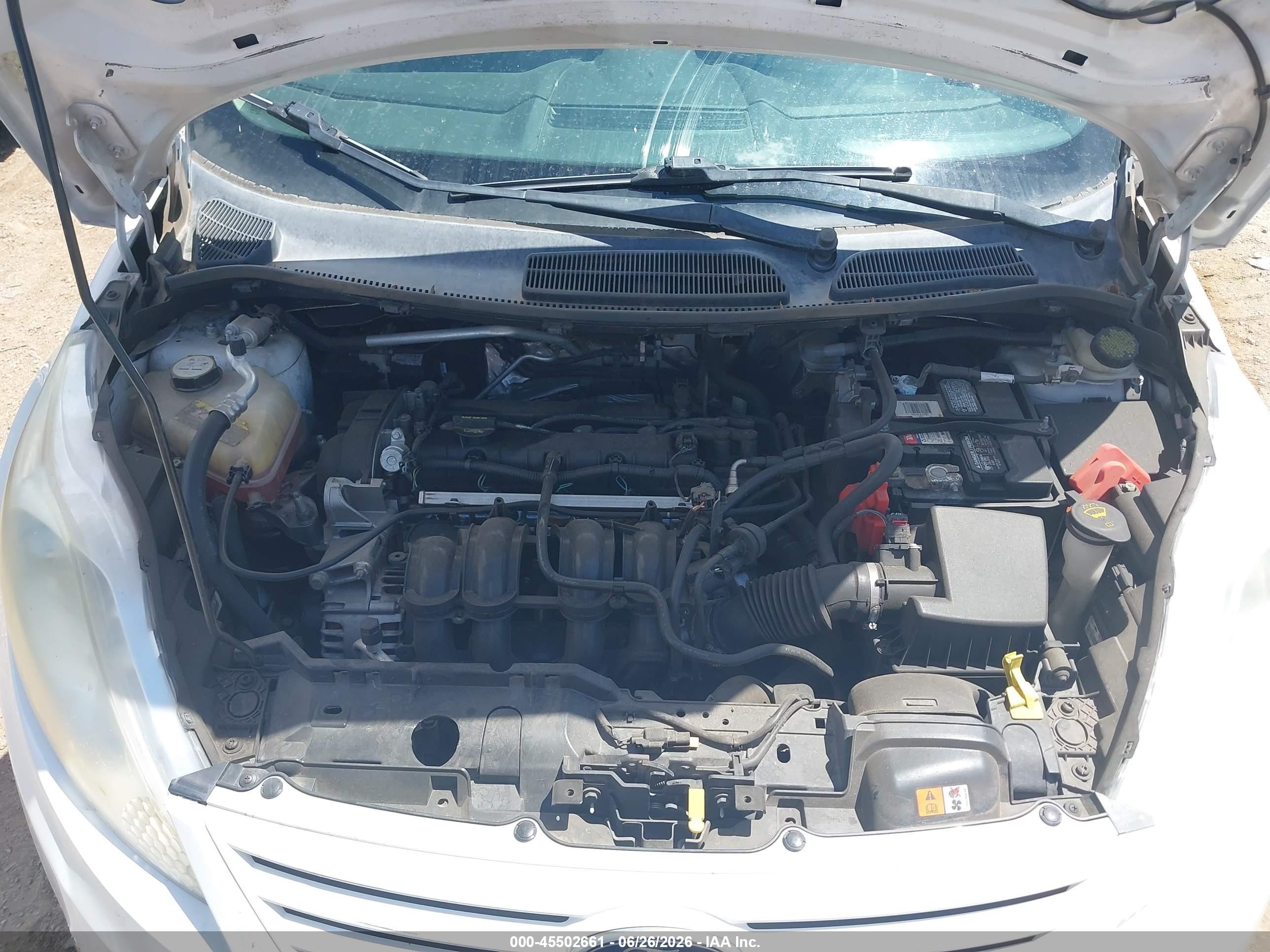 2013 Ford Fiesta S White vin: 3FADP4AJ3DM144405