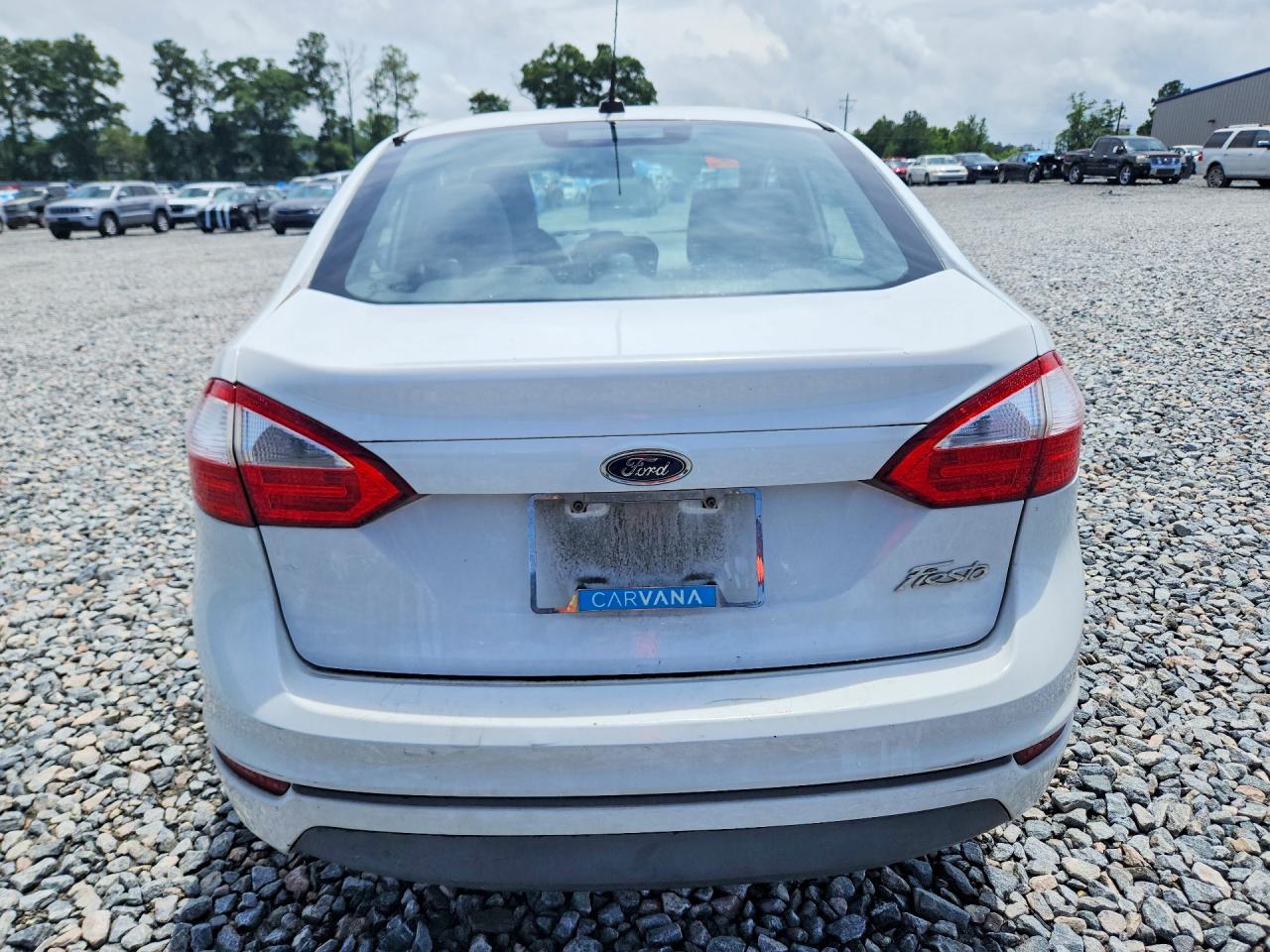 2014 Ford Fiesta S White vin: 3FADP4AJ3EM220819