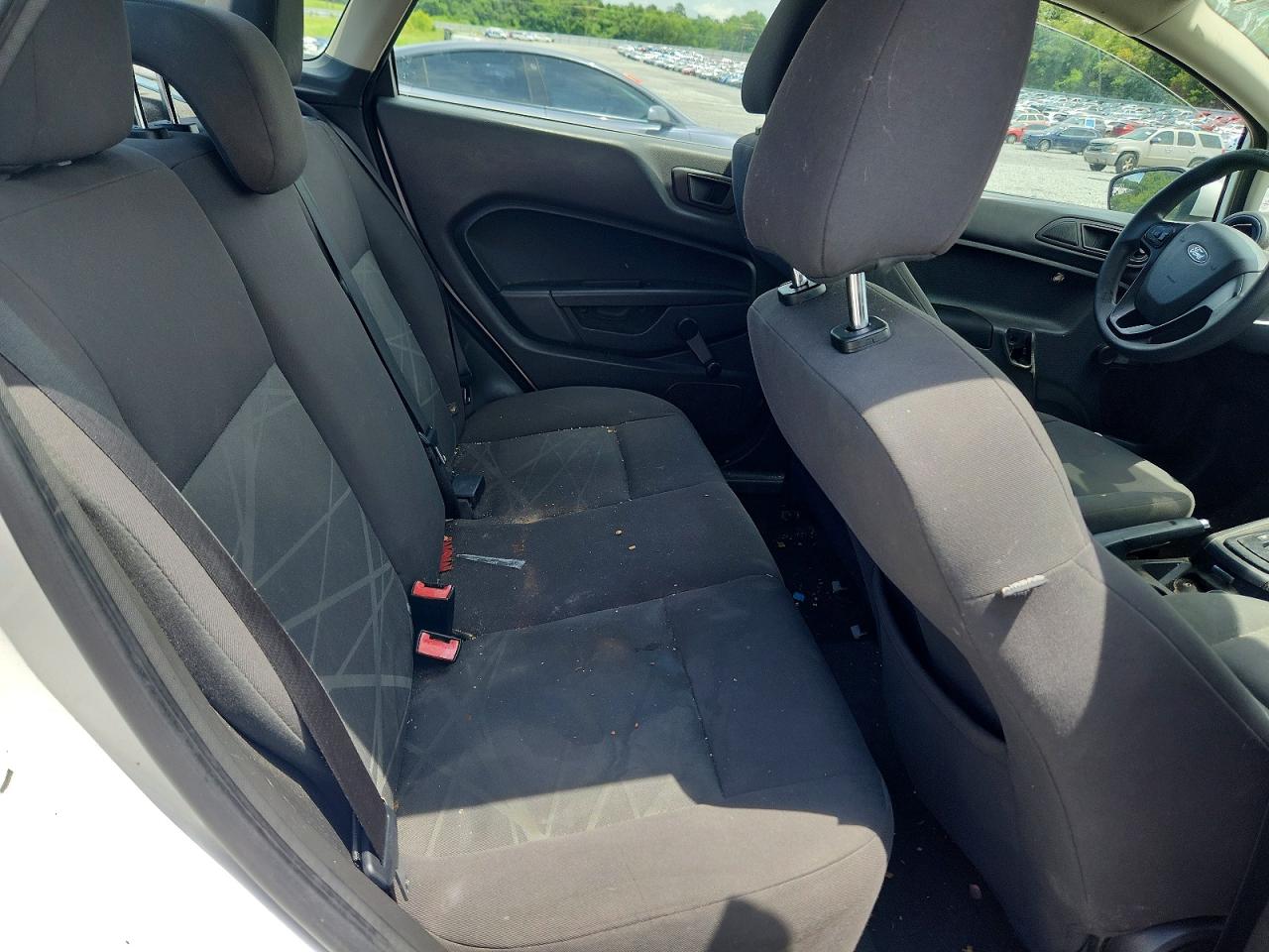 2014 Ford Fiesta S White vin: 3FADP4AJ3EM220819