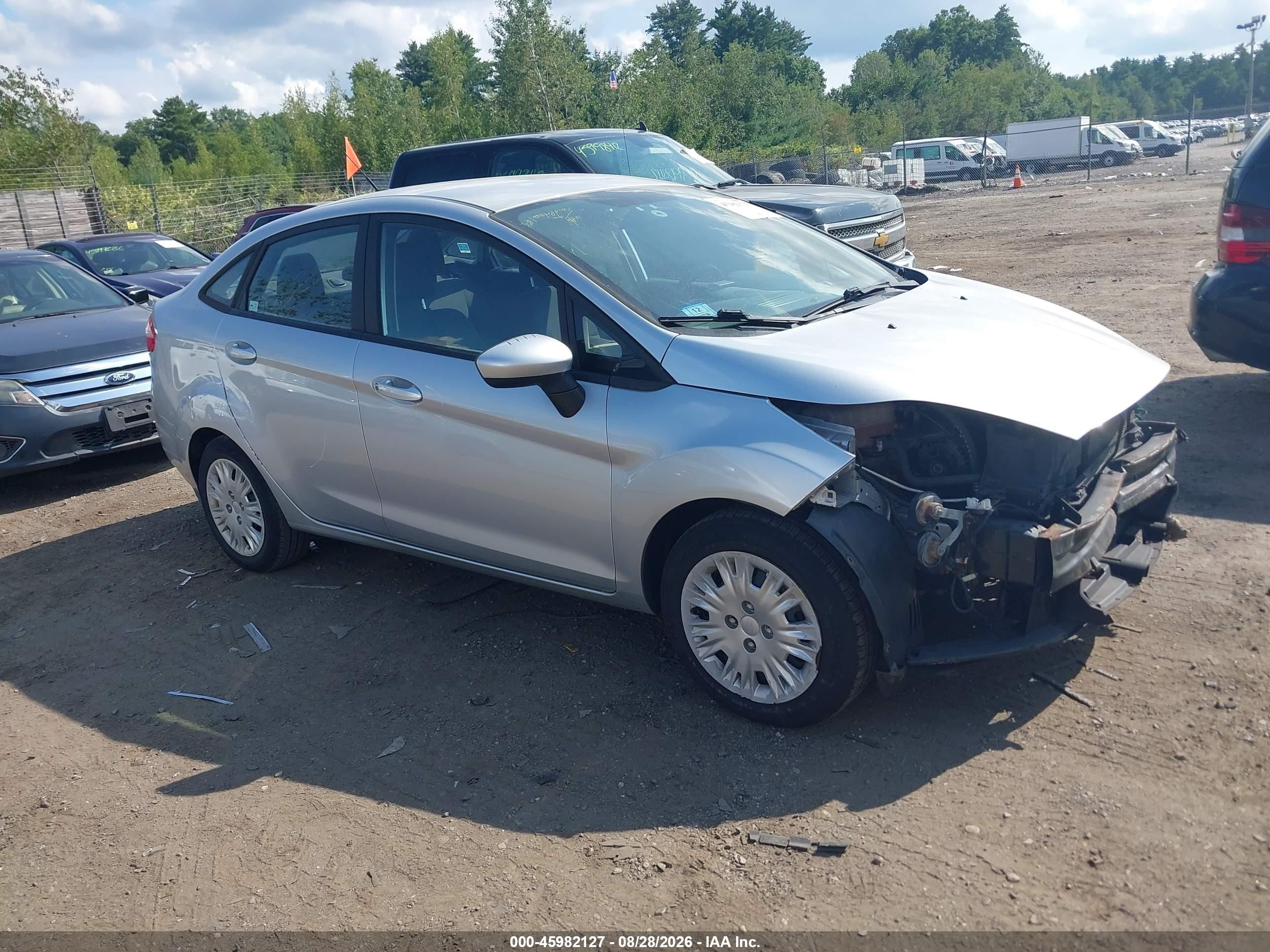 2015 Ford Fiesta S Silver vin: 3FADP4AJ3FM140549