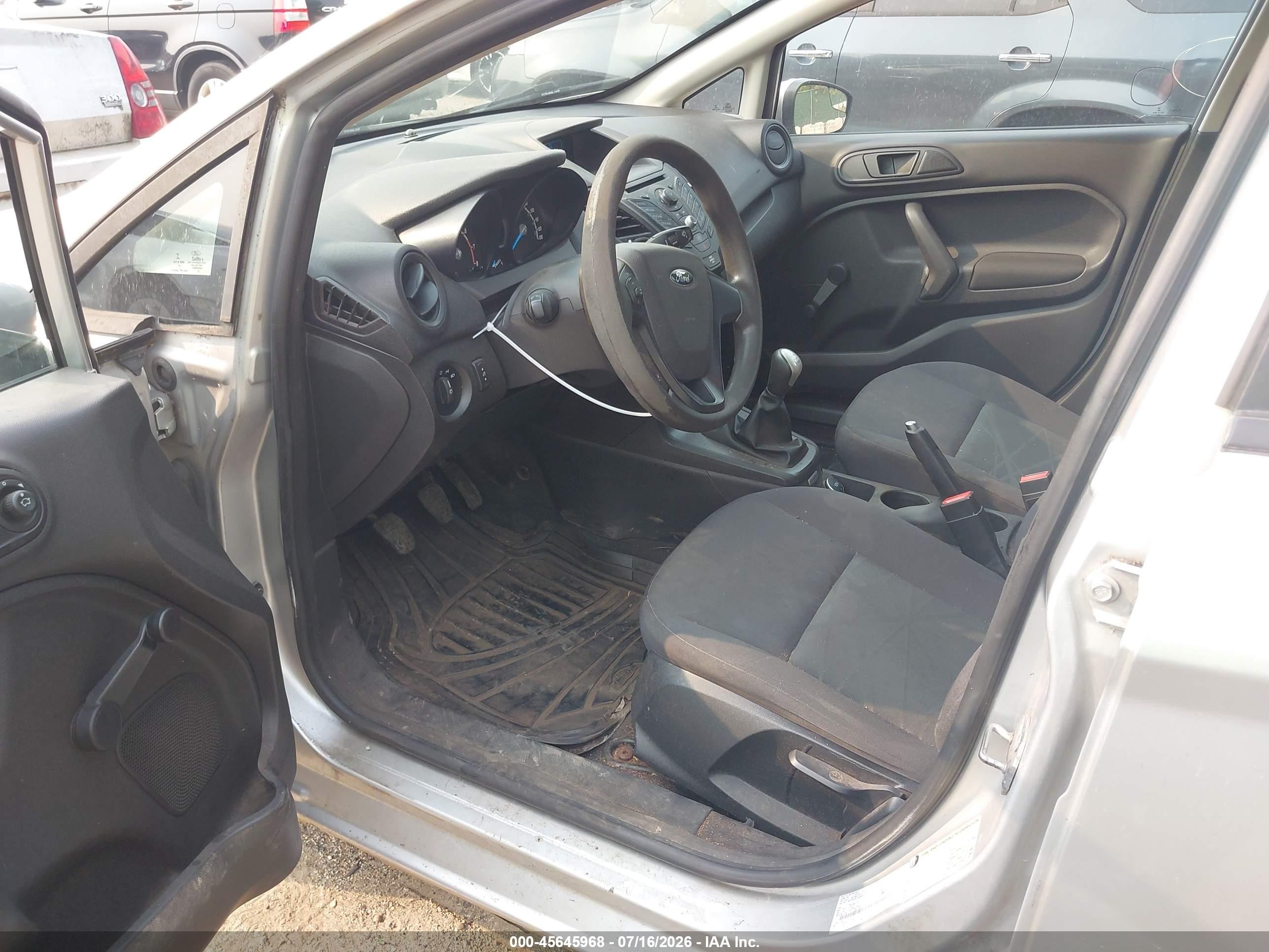 2015 Ford Fiesta S Silver vin: 3FADP4AJ3FM152992