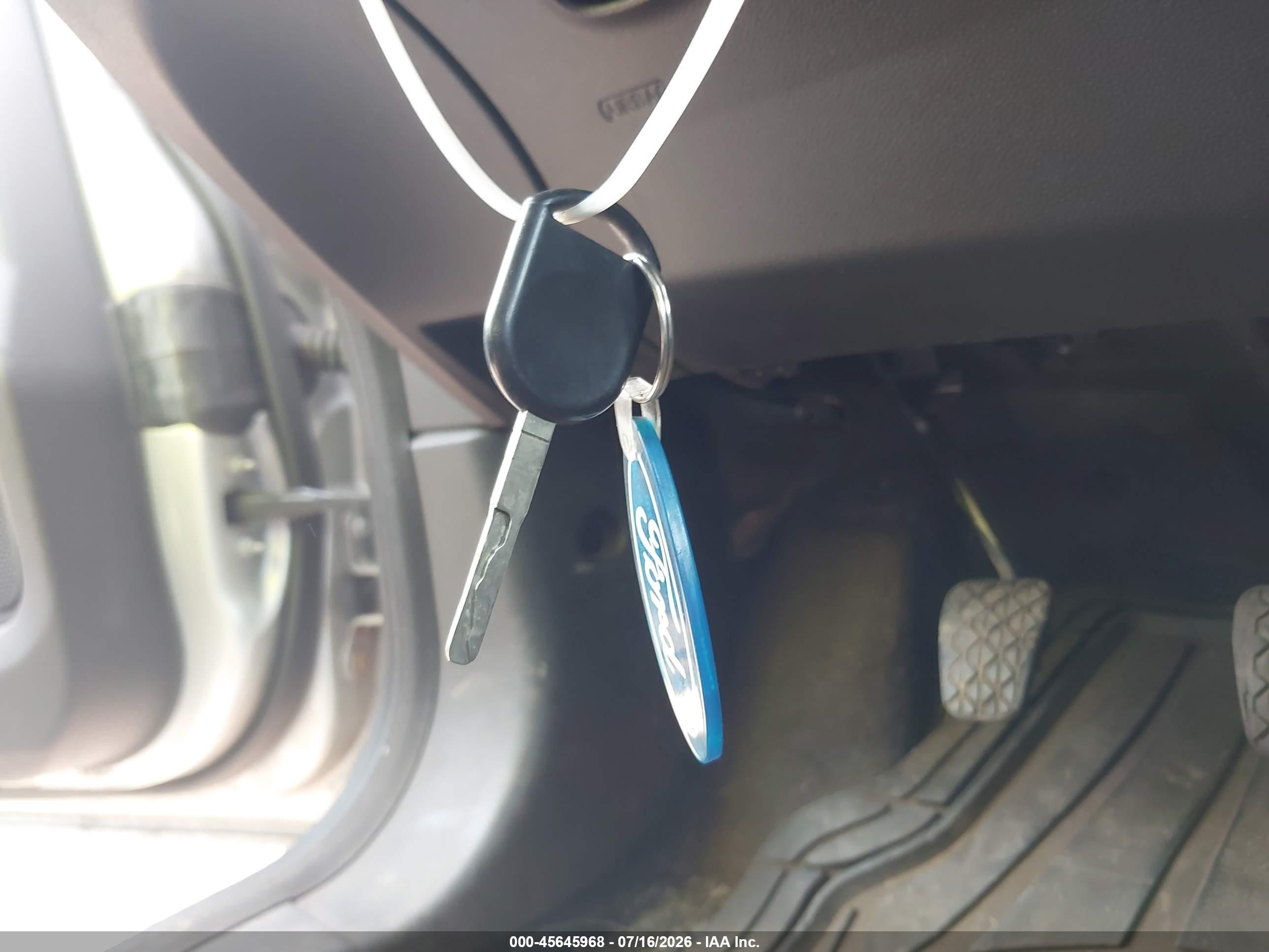 2015 Ford Fiesta S Silver vin: 3FADP4AJ3FM152992