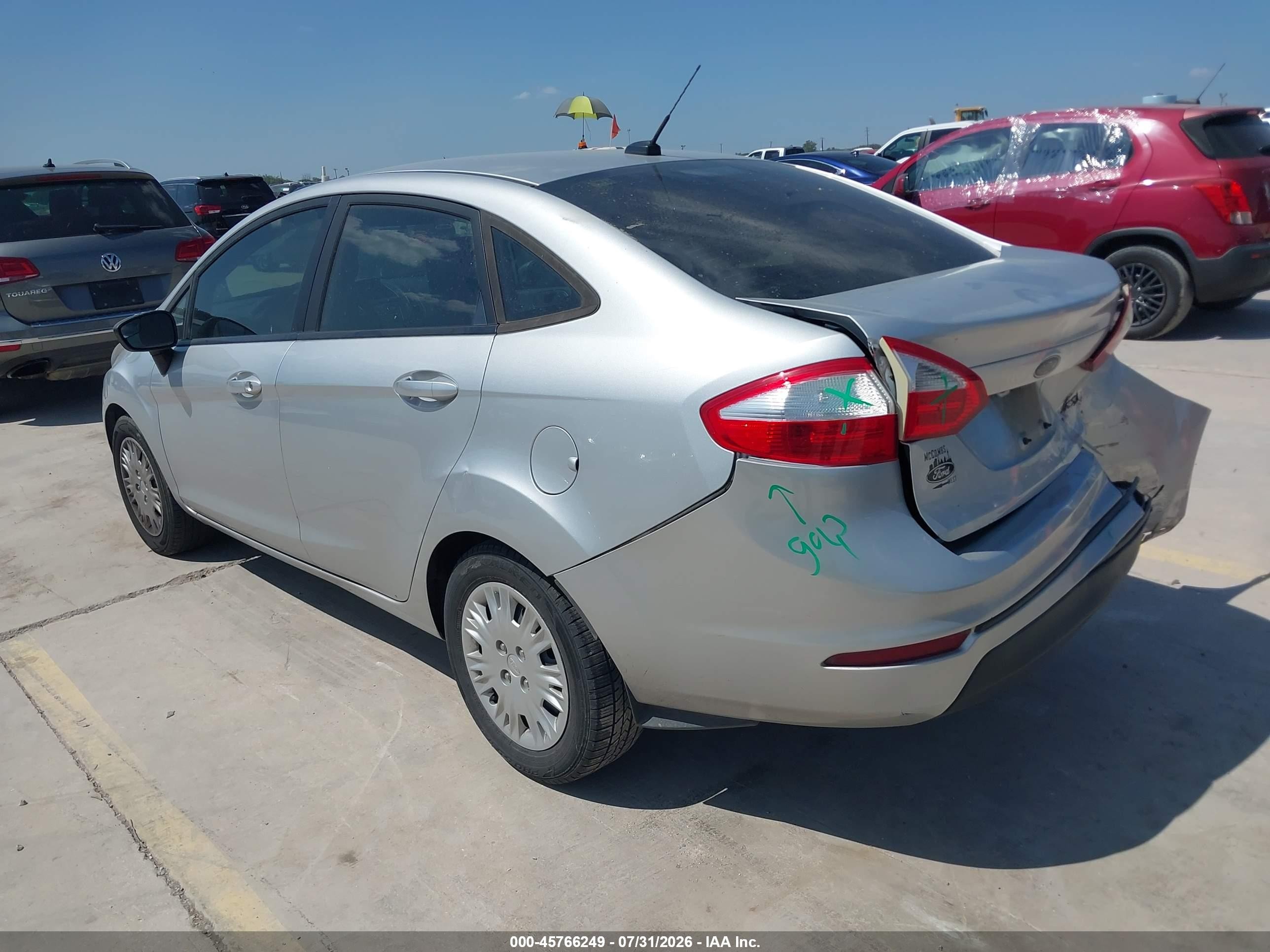 2015 Ford Fiesta S Silver vin: 3FADP4AJ3FM203200