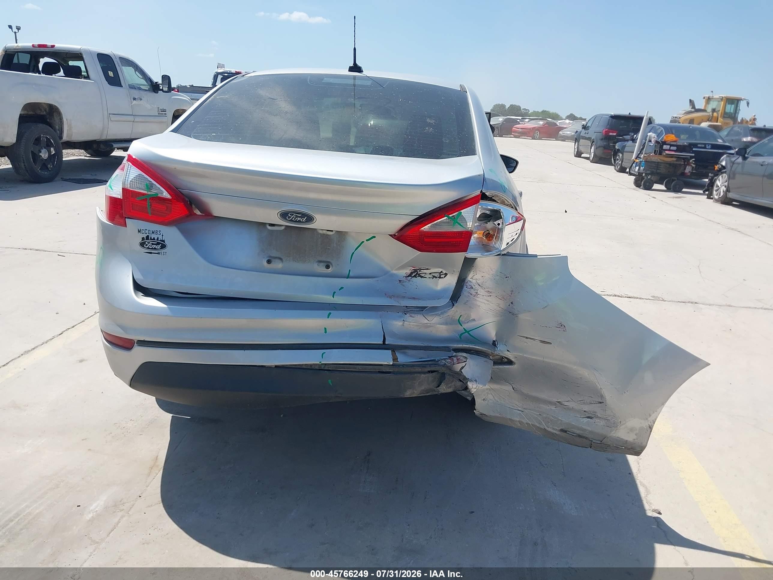 2015 Ford Fiesta S Silver vin: 3FADP4AJ3FM203200