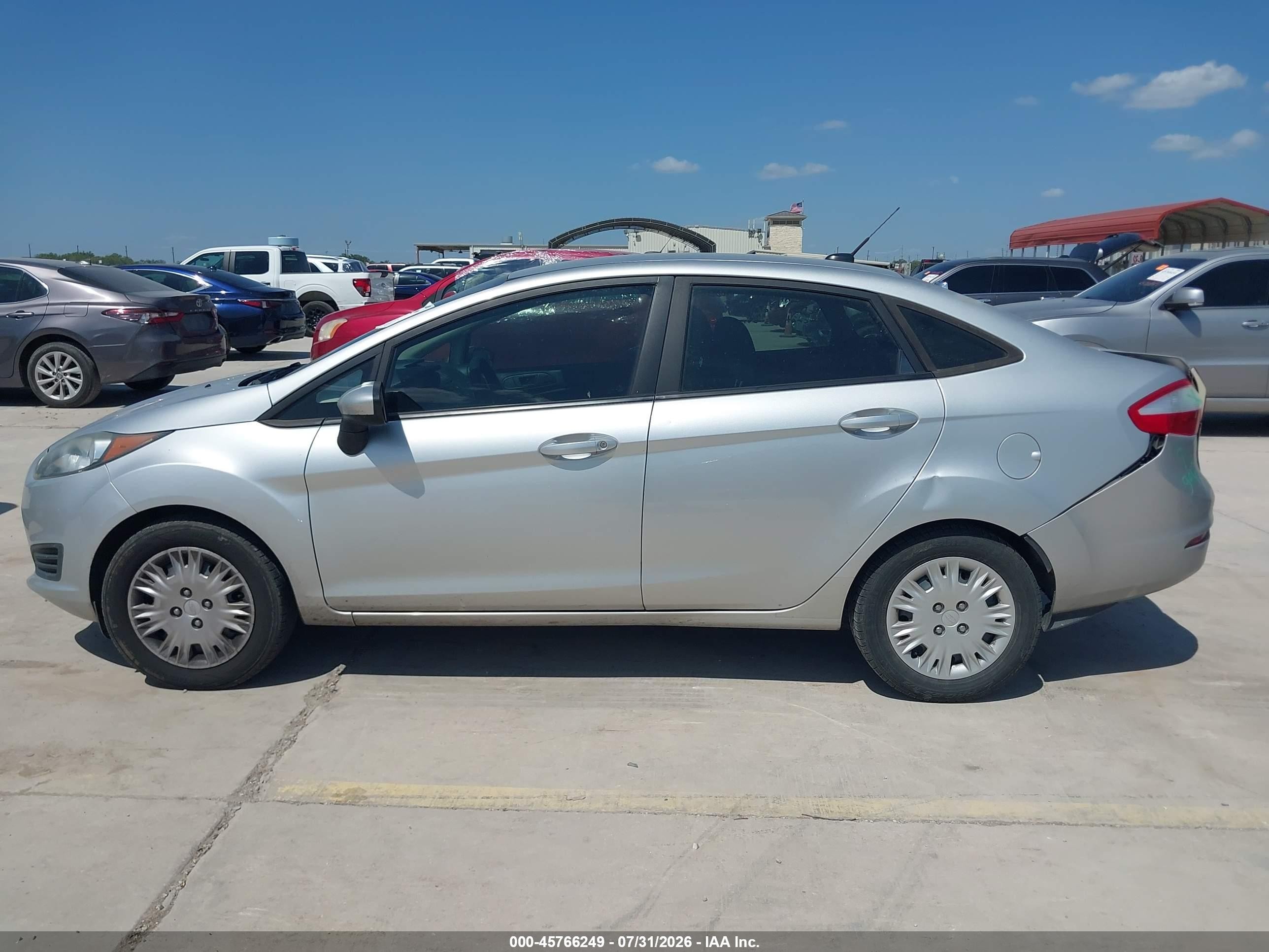 2015 Ford Fiesta S Silver vin: 3FADP4AJ3FM203200