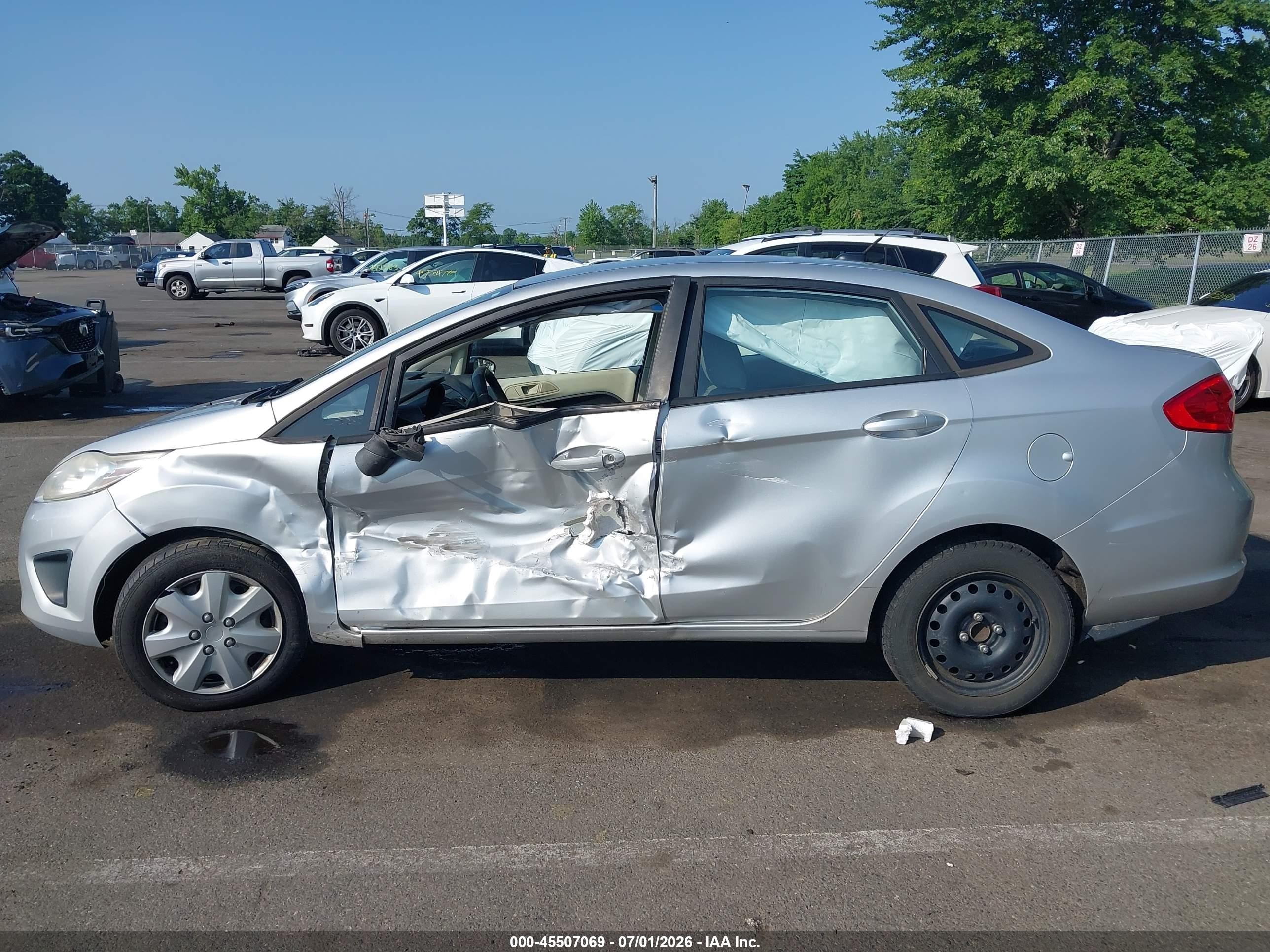 2012 Ford Fiesta S Silver vin: 3FADP4AJ4CM128003