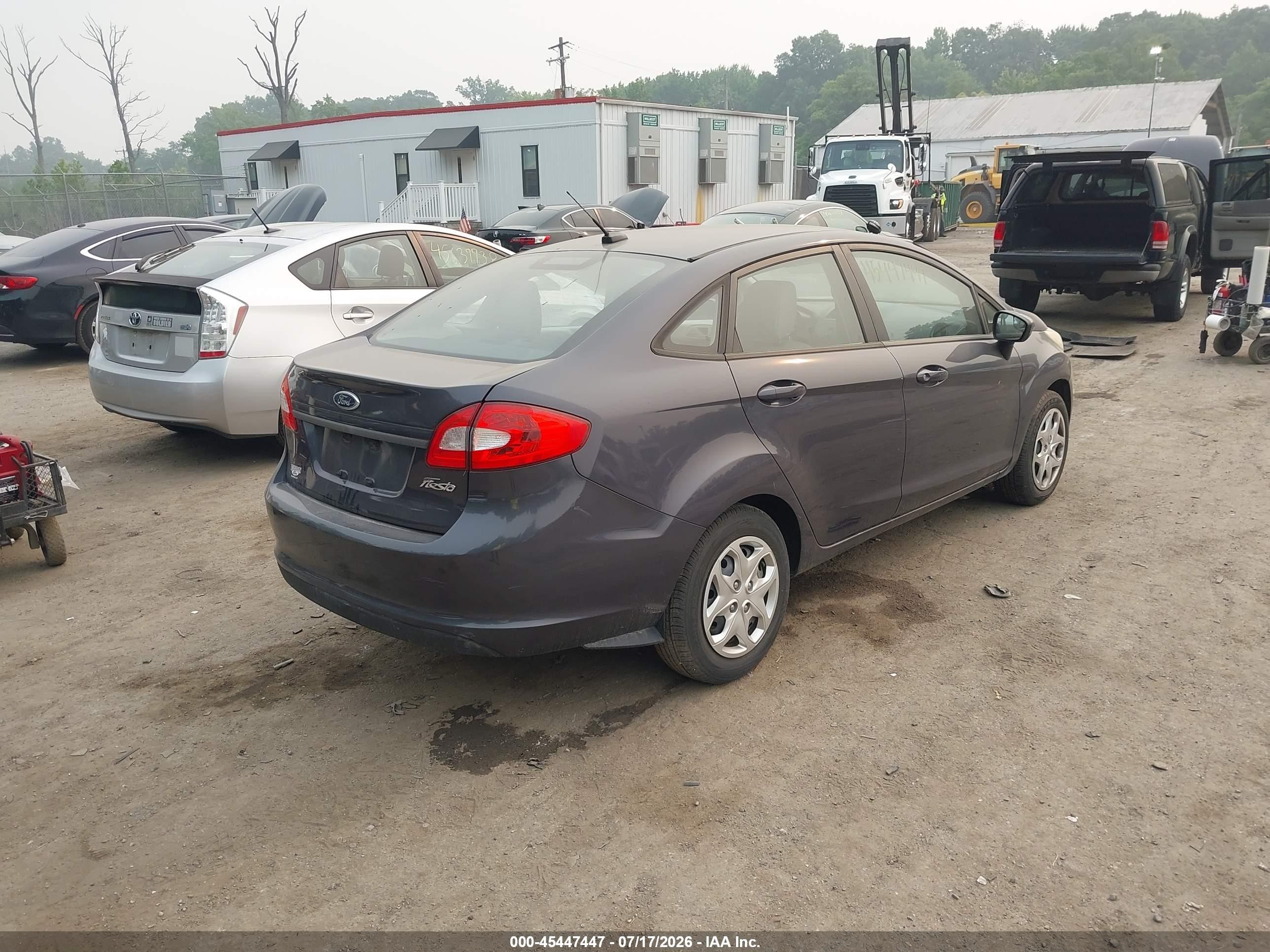 2013 Ford Fiesta S Gray vin: 3FADP4AJ4DM183133