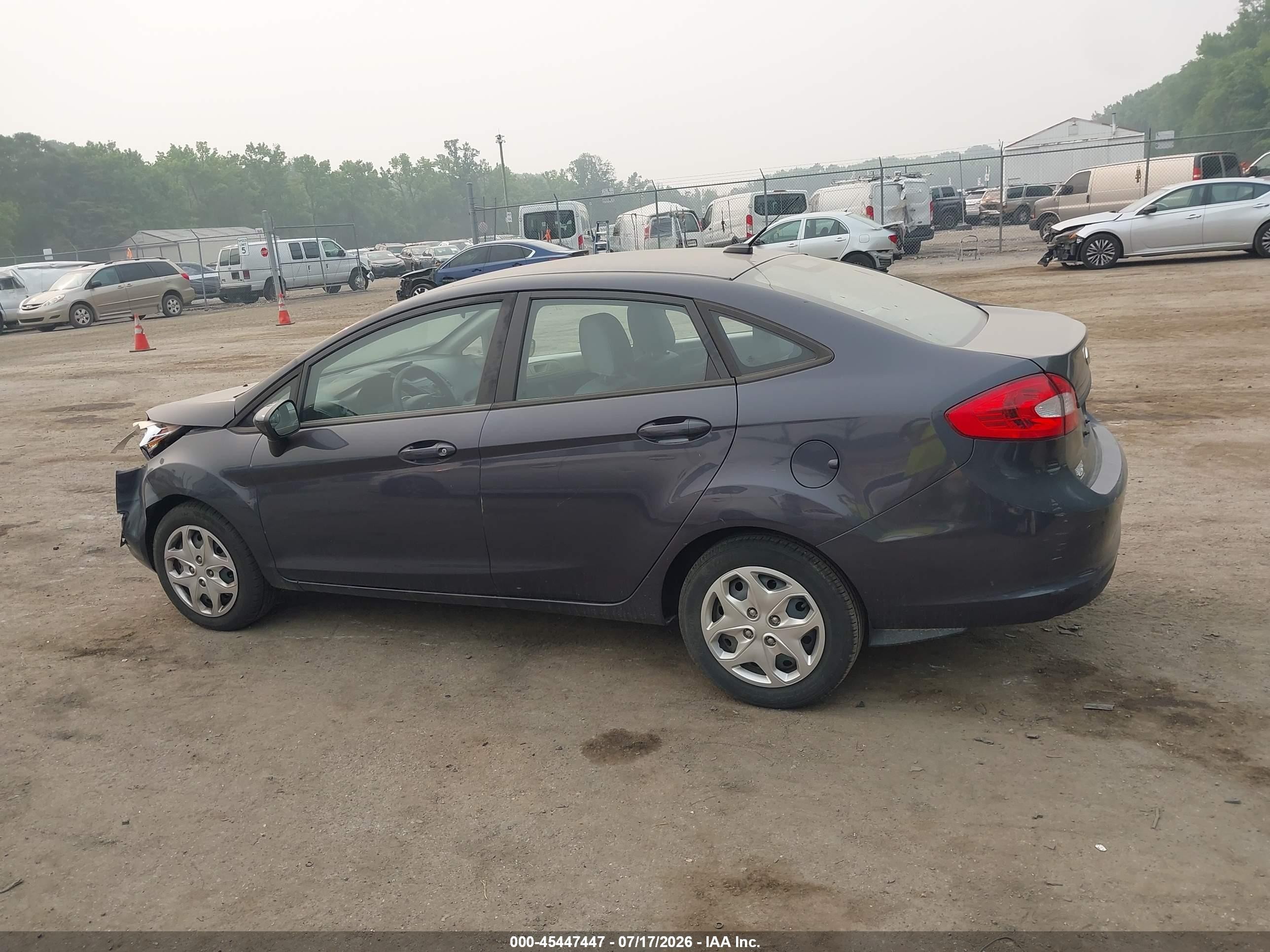2013 Ford Fiesta S Gray vin: 3FADP4AJ4DM183133
