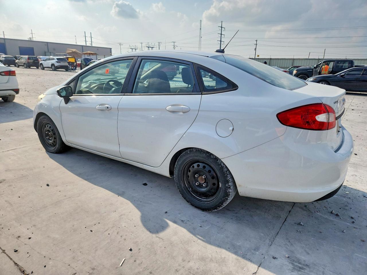 2013 Ford Fiesta S White vin: 3FADP4AJ4DM219841