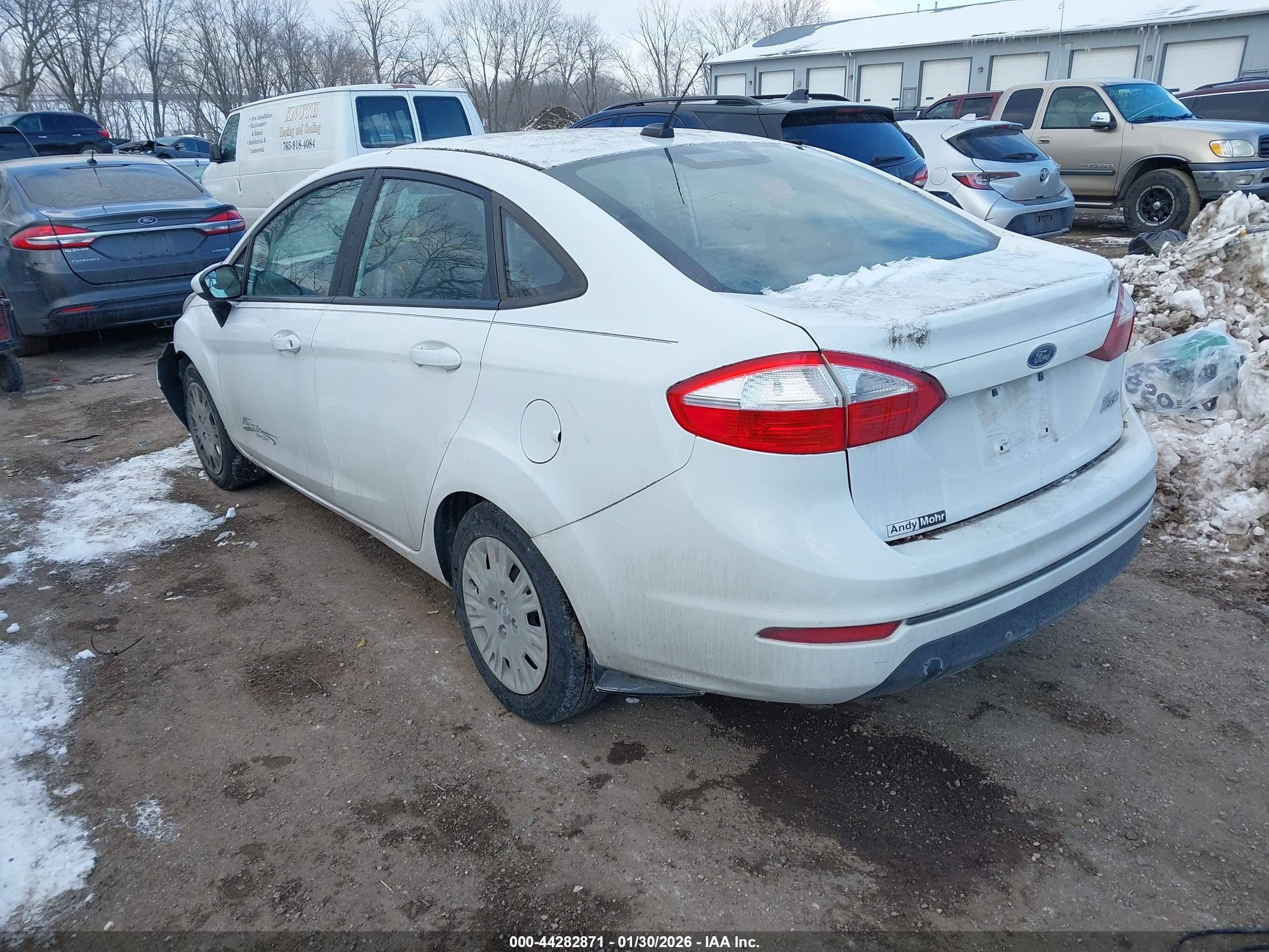 2015 Ford Fiesta S Белый vin: 3FADP4AJ4FM104627