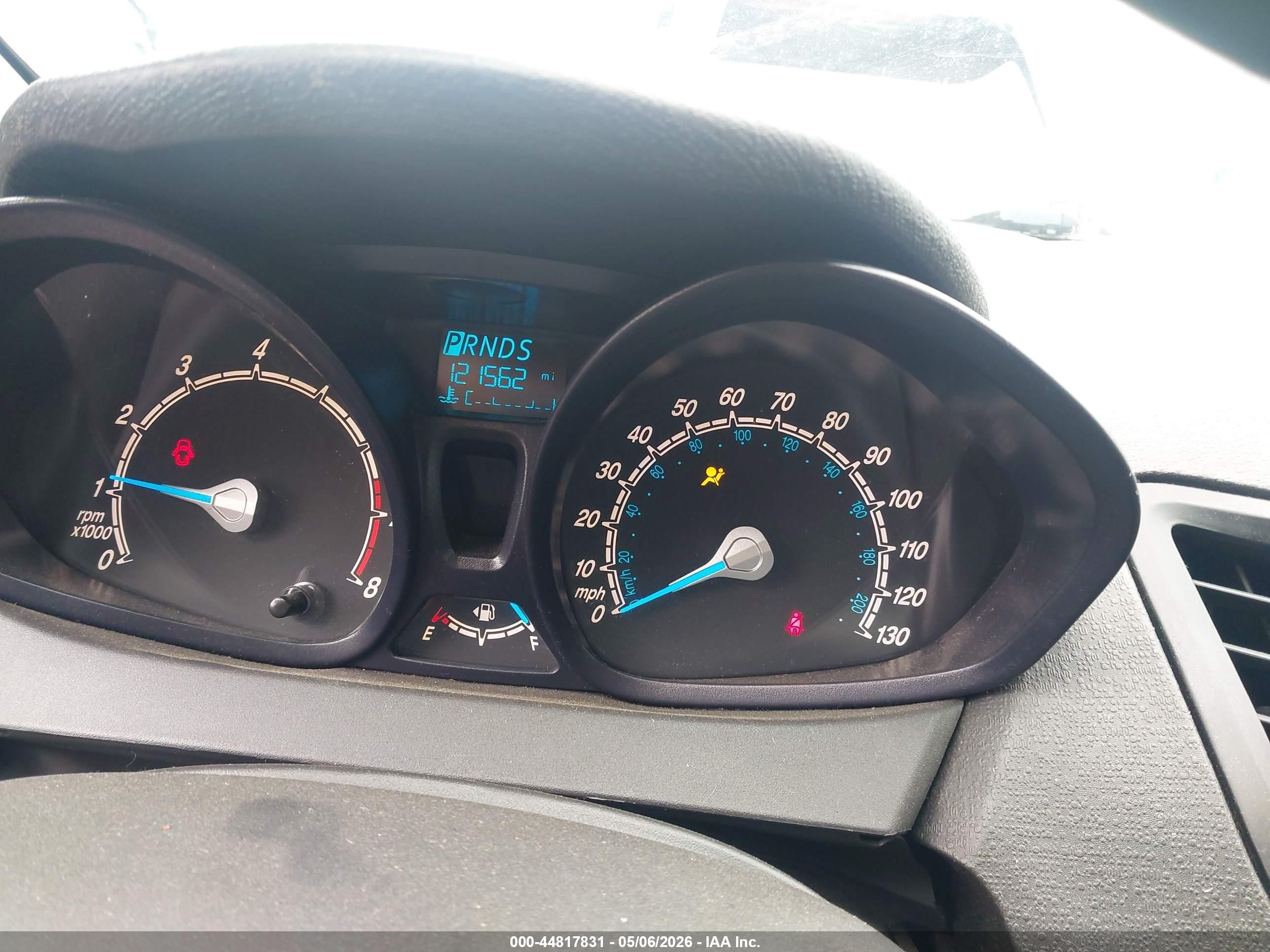 2015 Ford Fiesta S Белый vin: 3FADP4AJ4FM202606