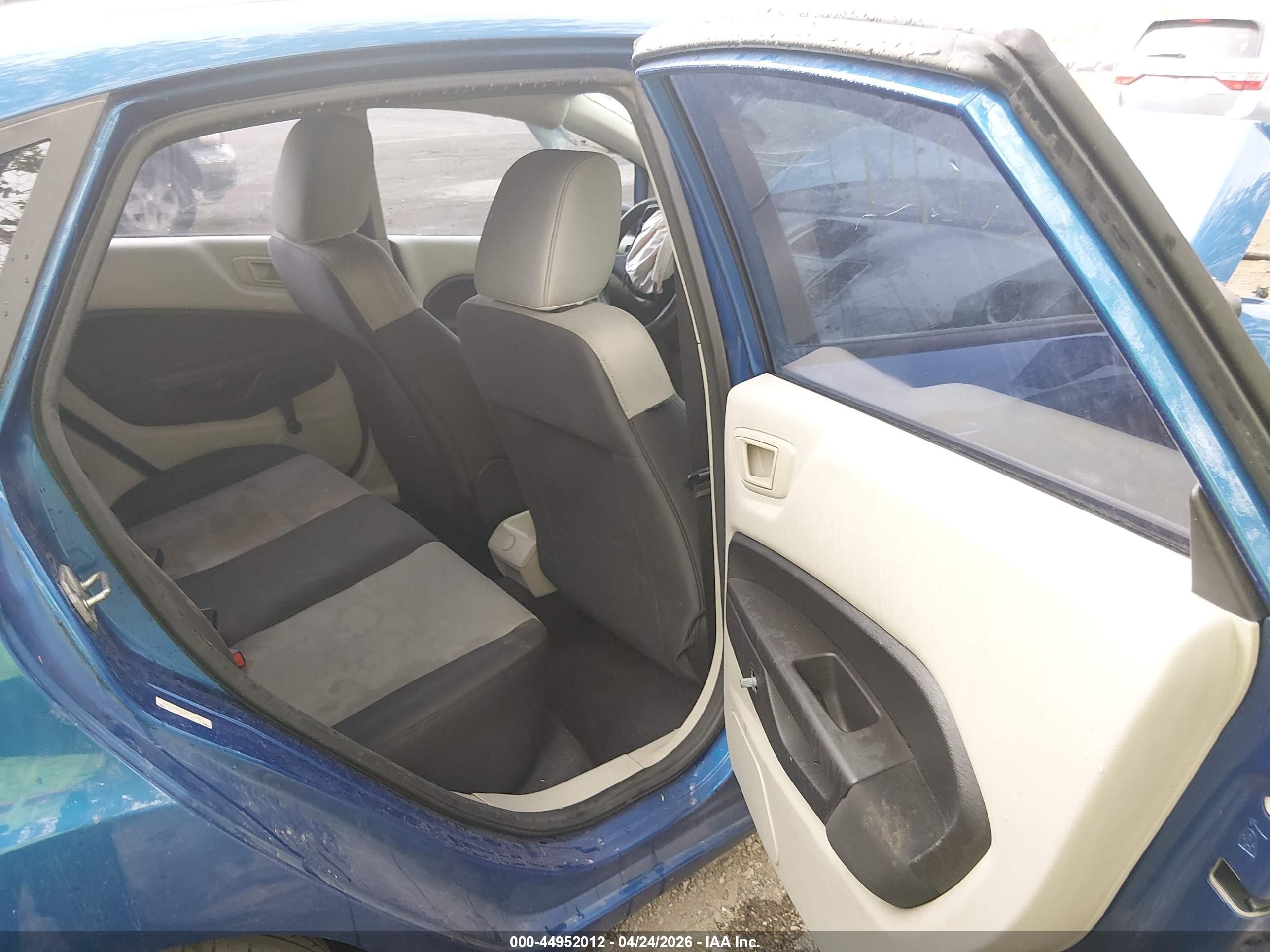 2011 Ford Fiesta S Синий vin: 3FADP4AJ5BM175961