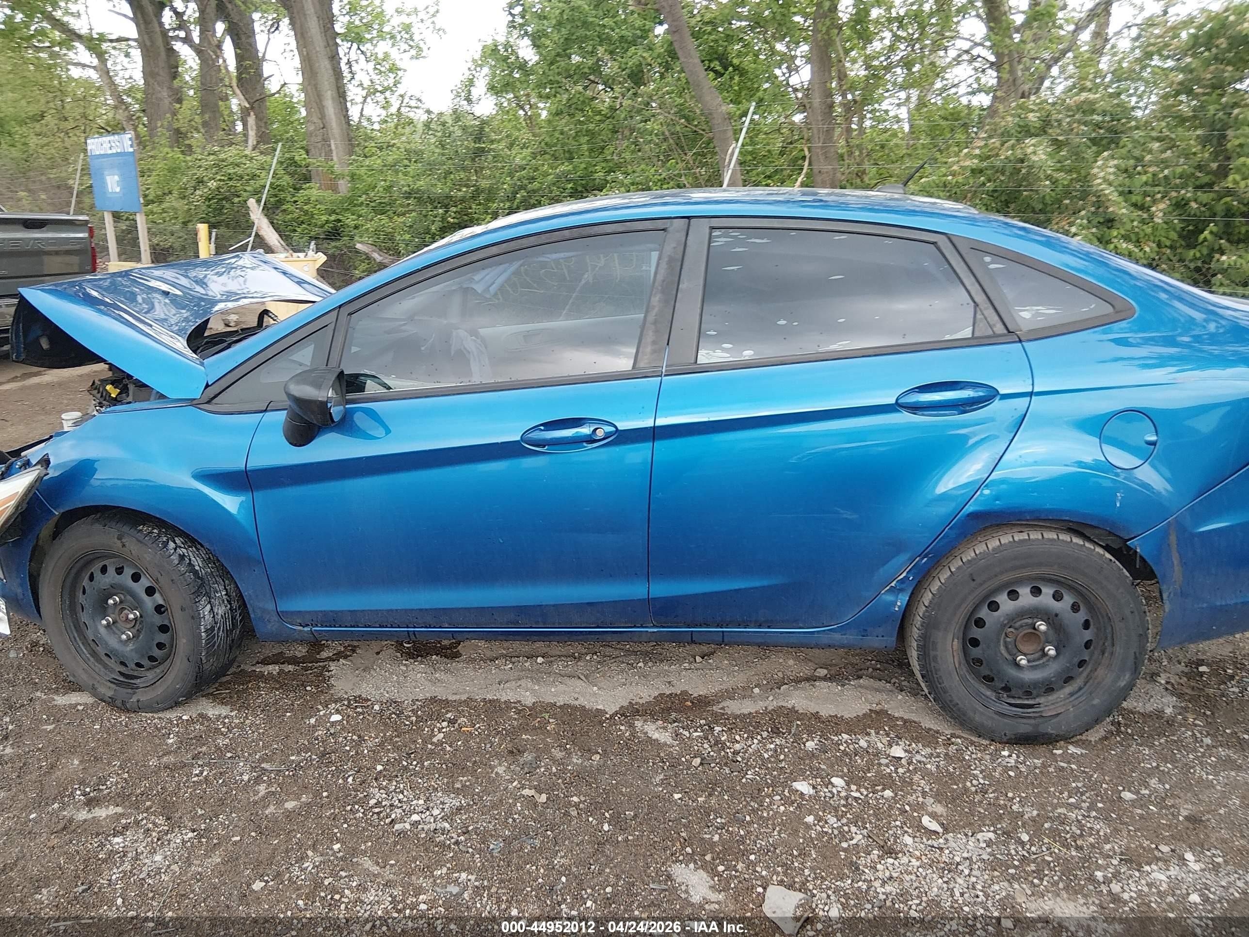 2011 Ford Fiesta S Синий vin: 3FADP4AJ5BM175961