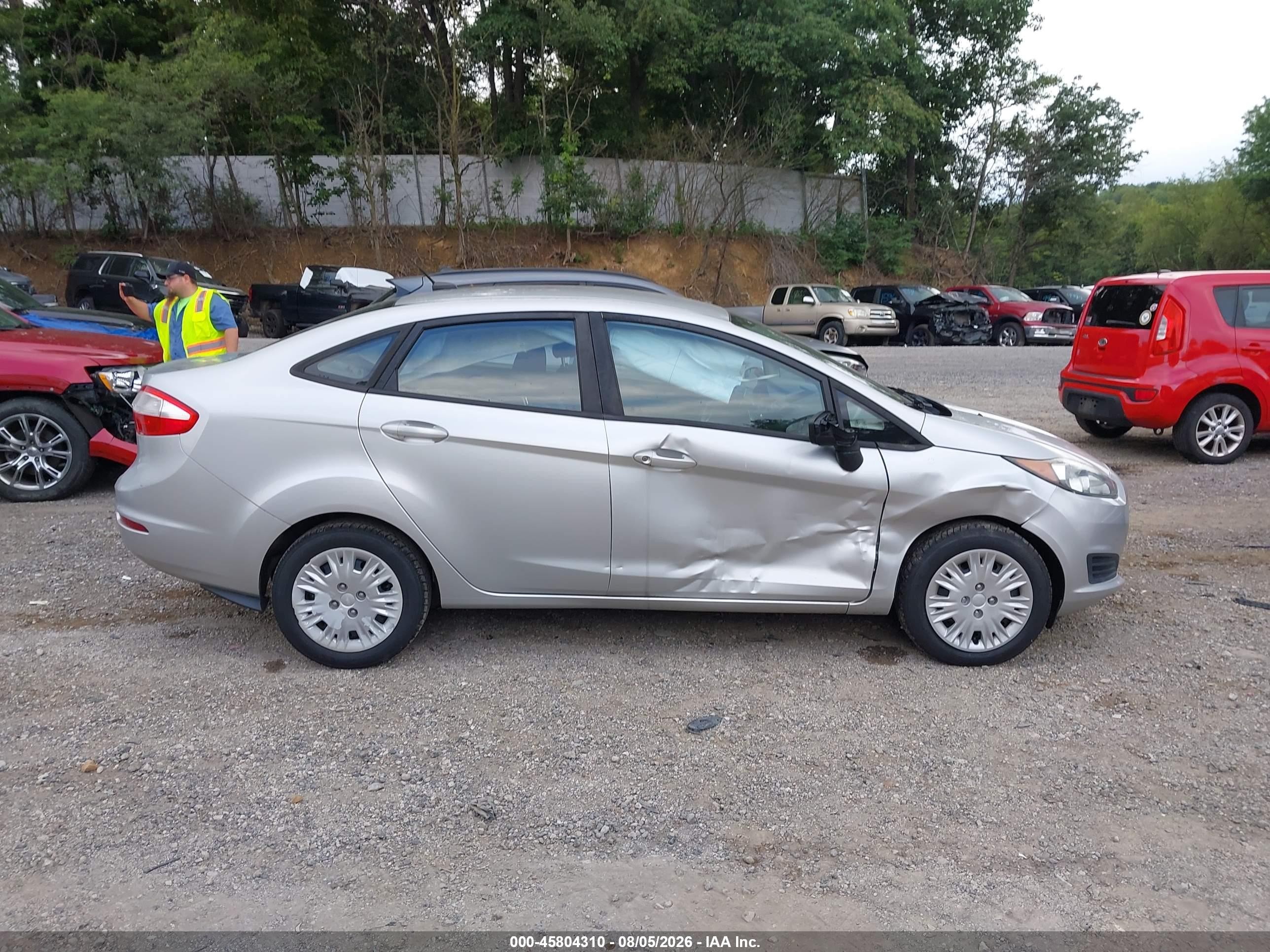 2014 Ford Fiesta S Silver vin: 3FADP4AJ5EM144780