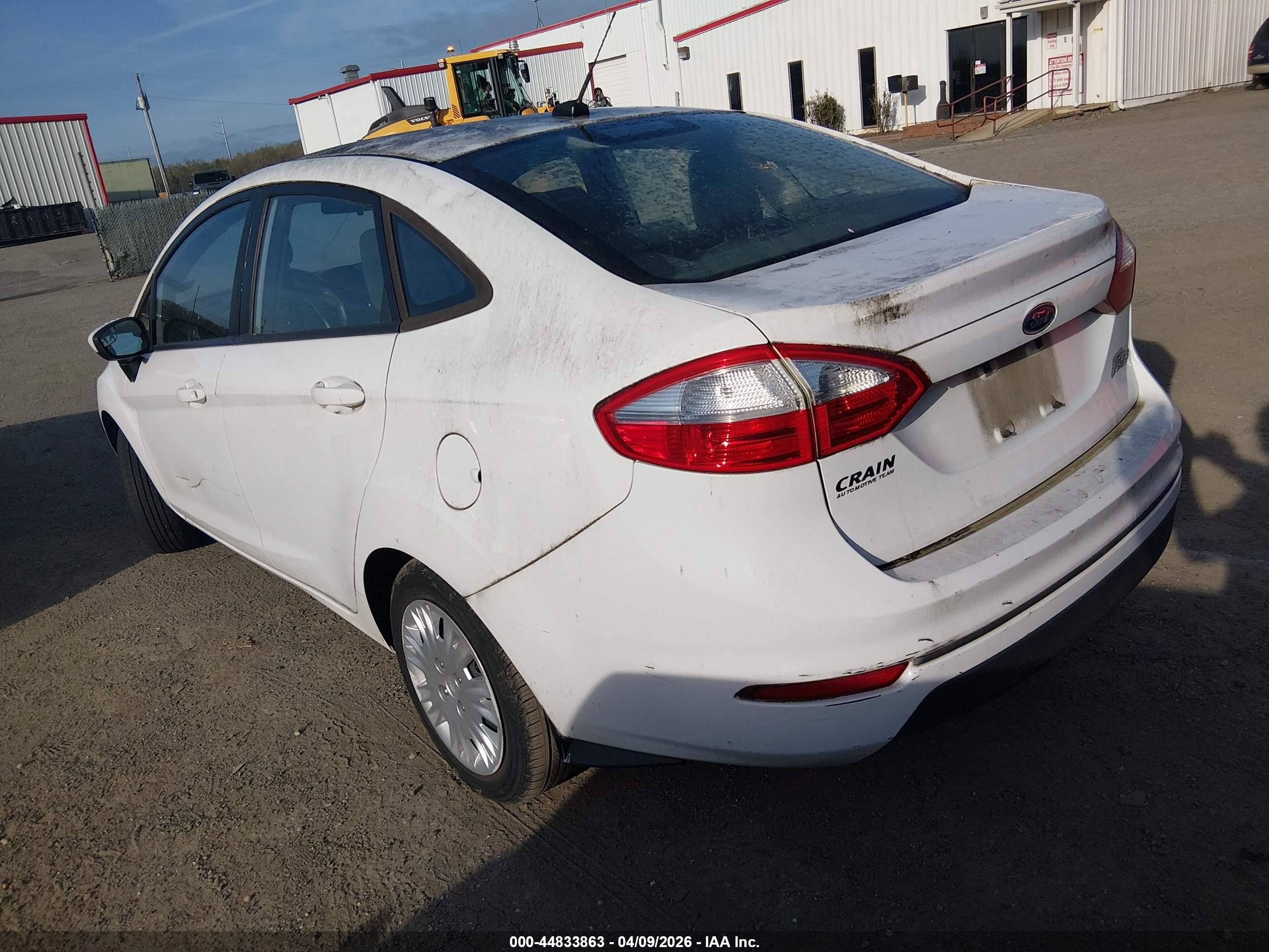 2014 Ford Fiesta S White vin: 3FADP4AJ5EM225956