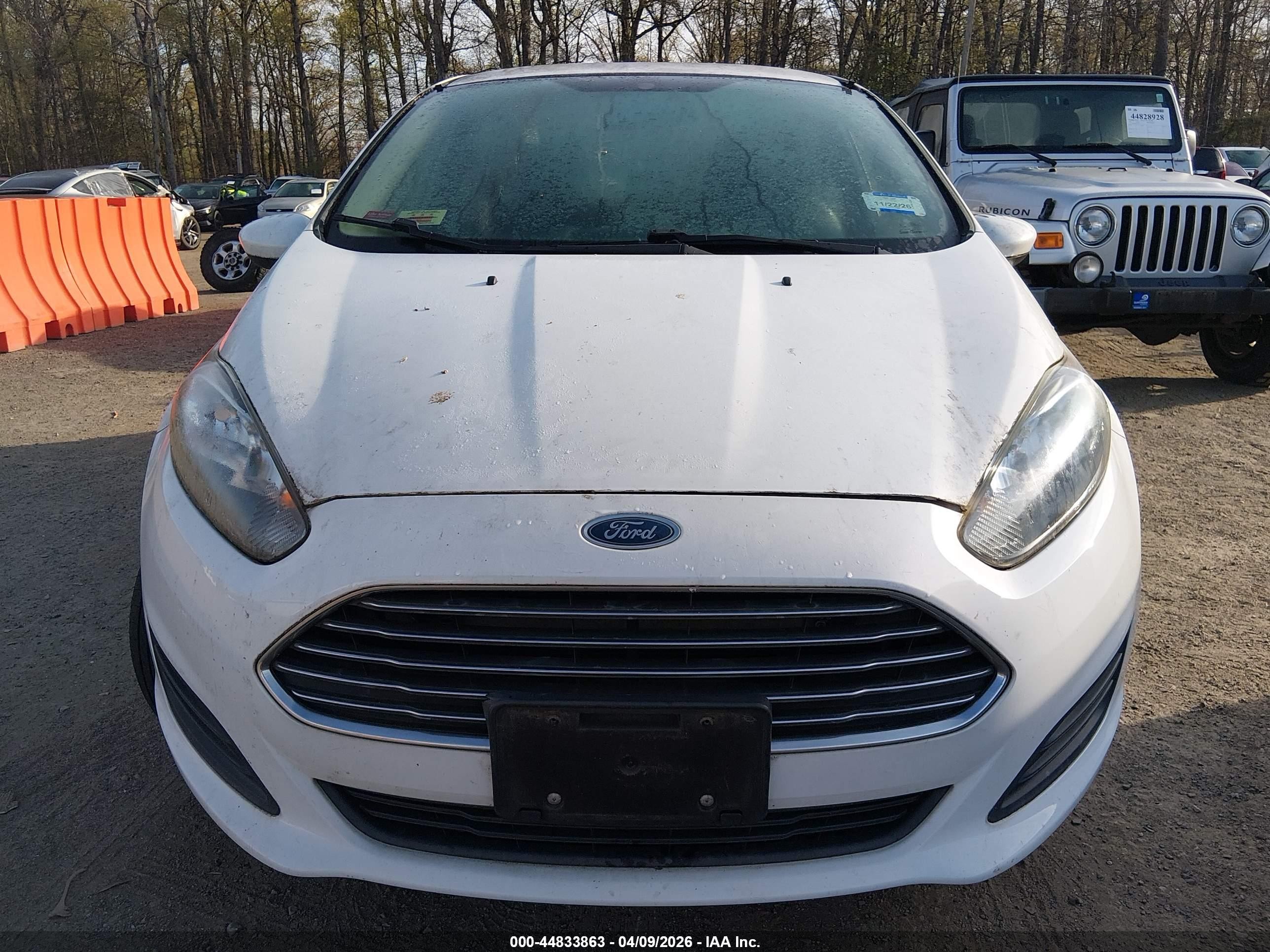 2014 Ford Fiesta S White vin: 3FADP4AJ5EM225956