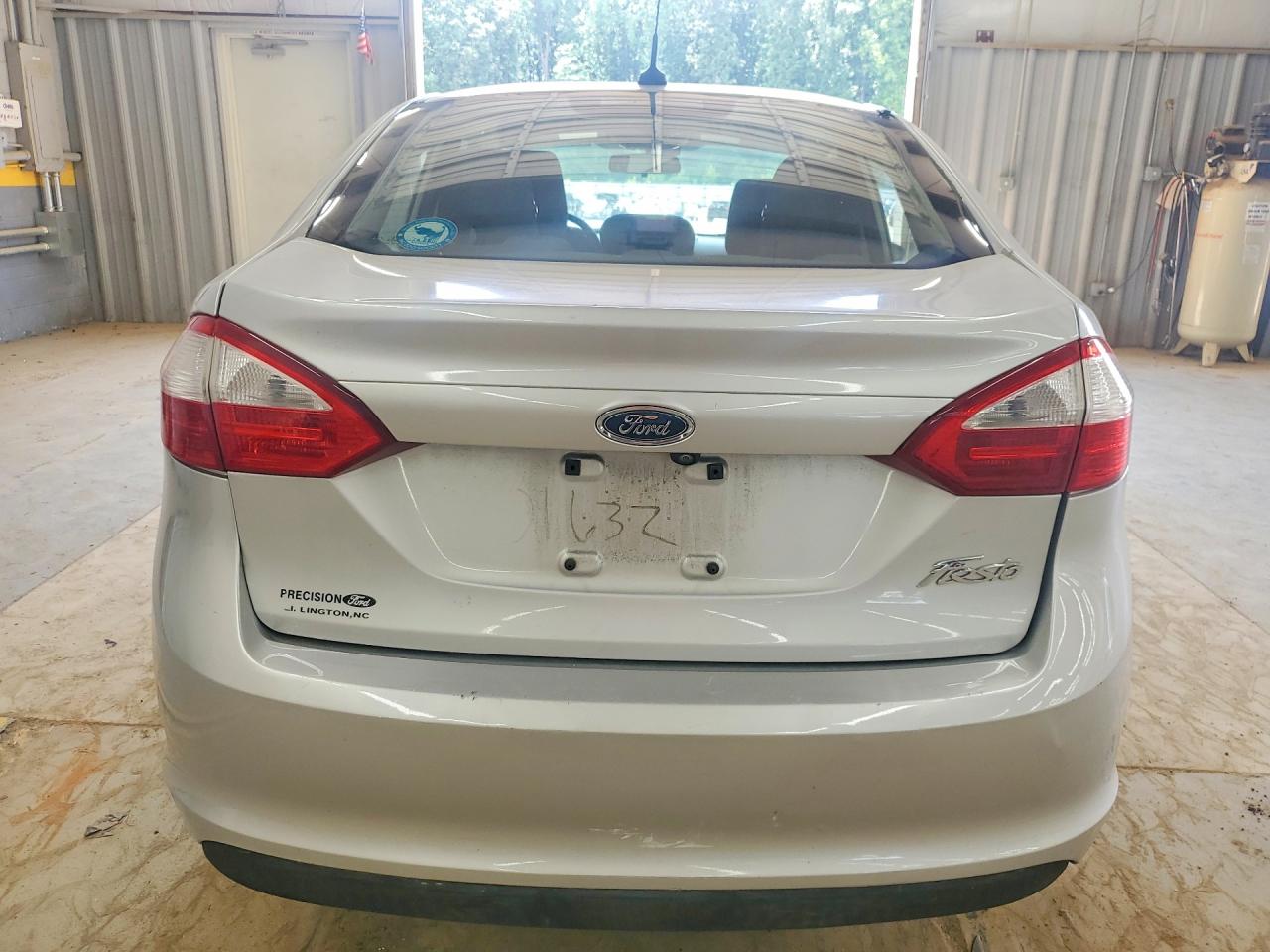 2015 Ford Fiesta S Silver vin: 3FADP4AJ5FM135580