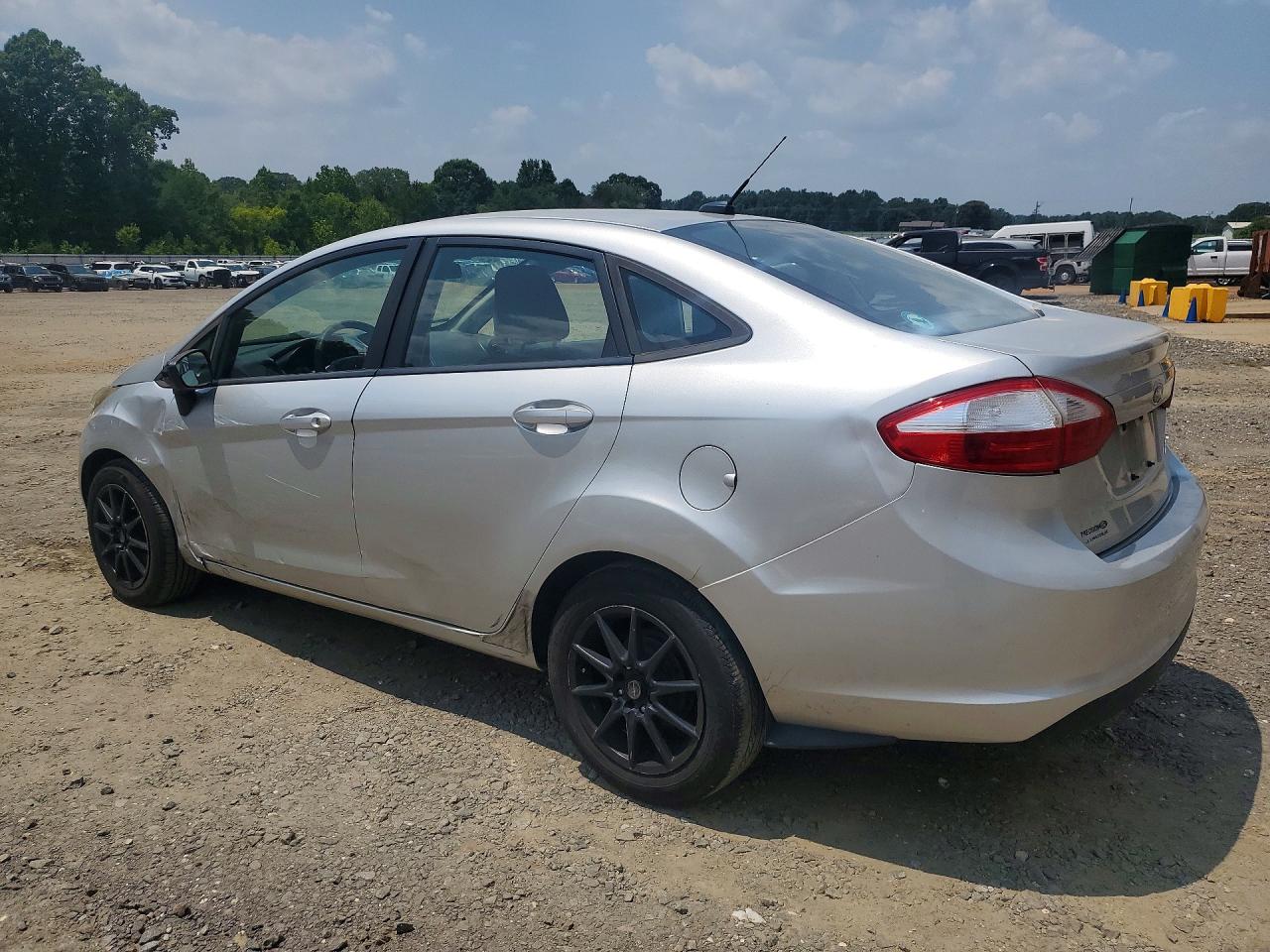 2015 Ford Fiesta S Silver vin: 3FADP4AJ5FM135580