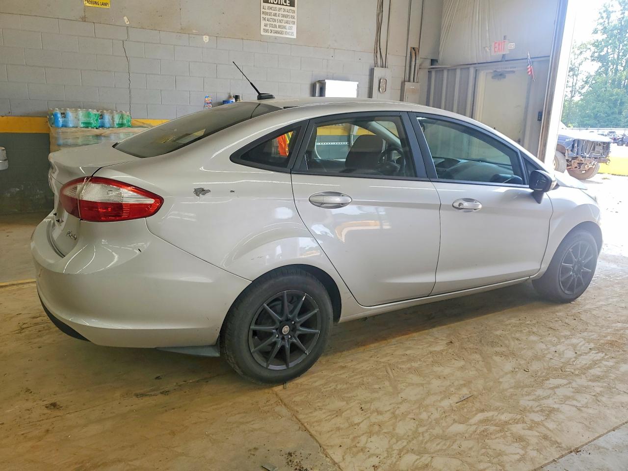 2015 Ford Fiesta S Silver vin: 3FADP4AJ5FM135580