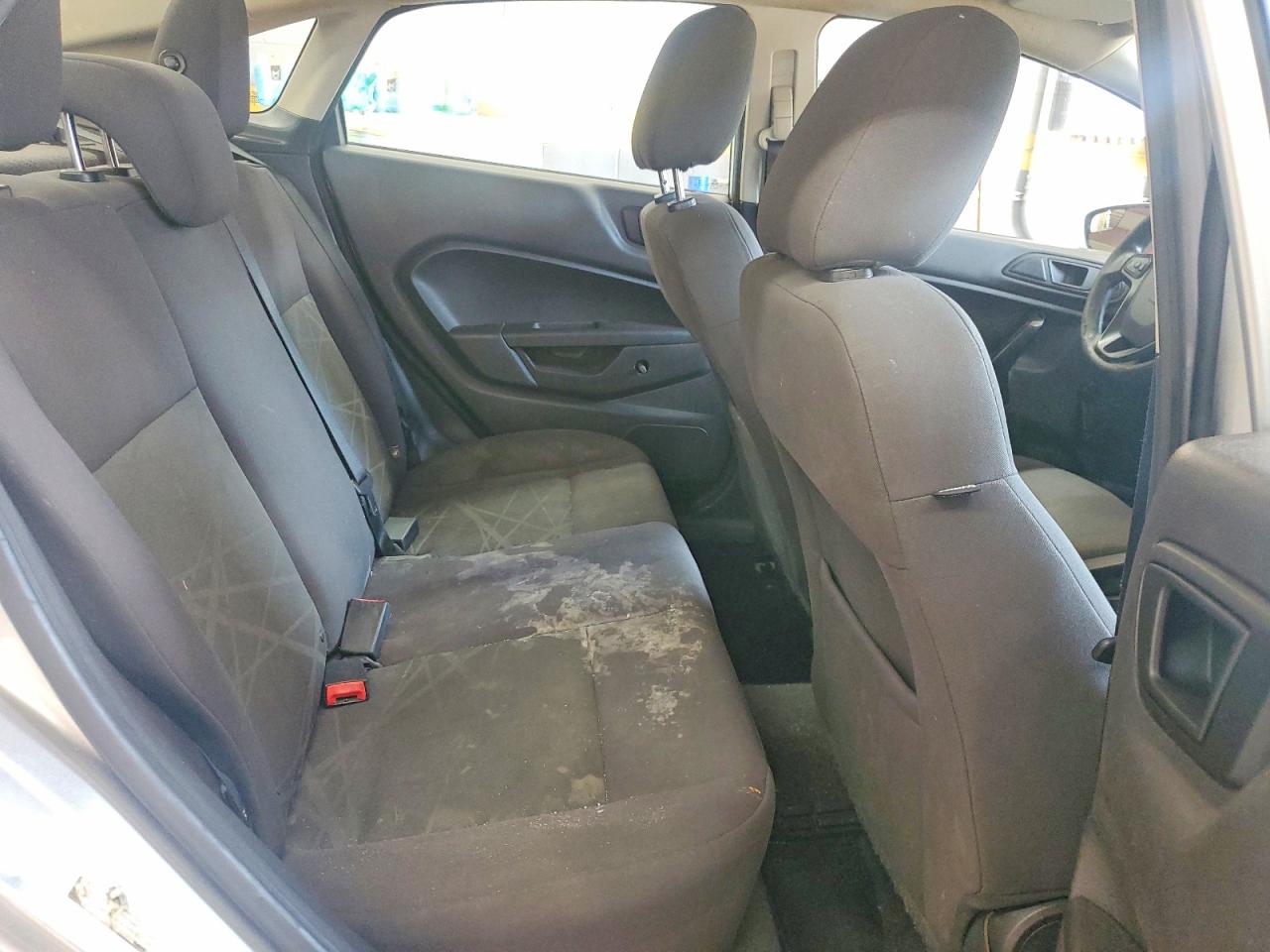2015 Ford Fiesta S Silver vin: 3FADP4AJ5FM135580