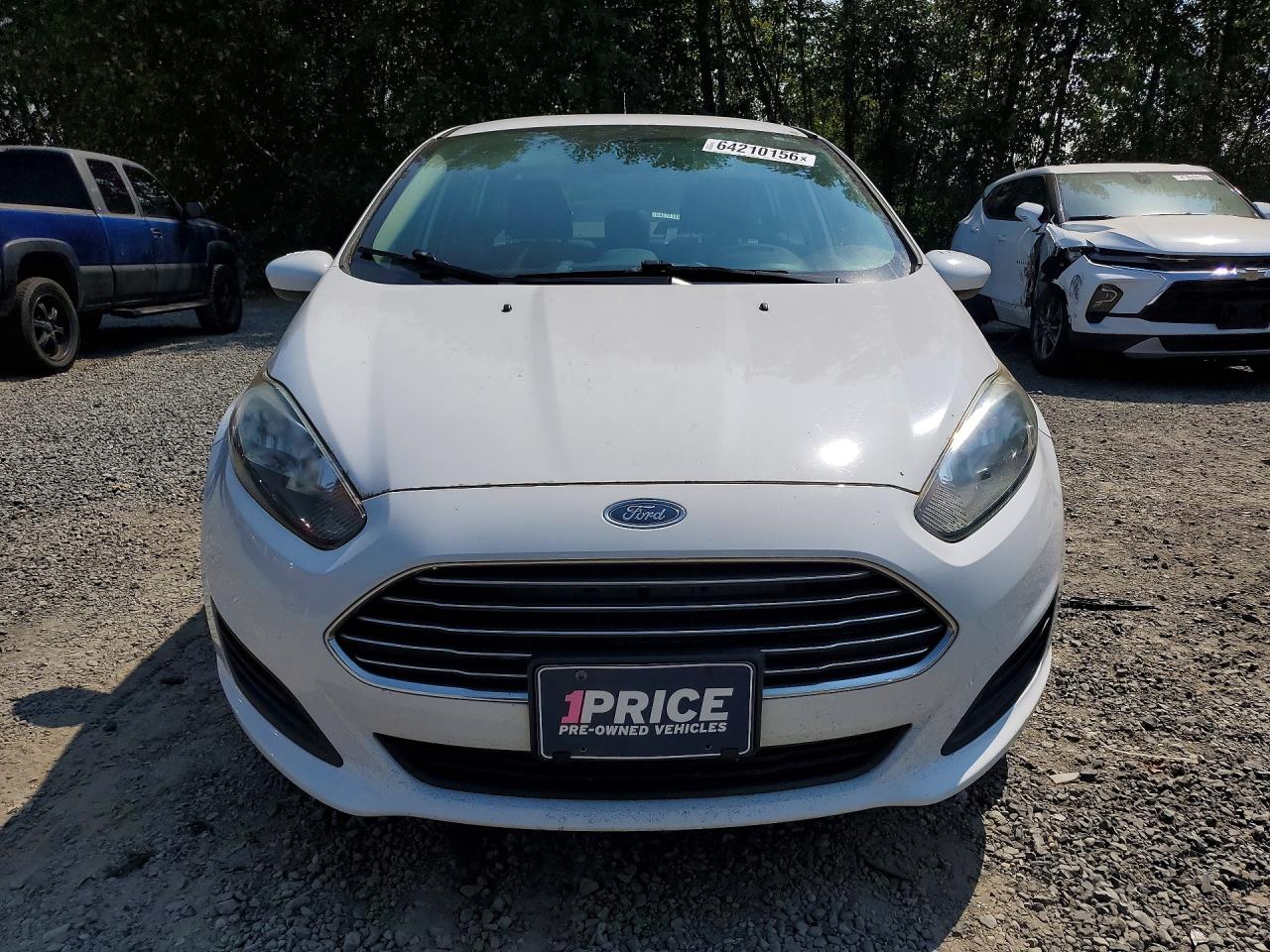 2015 Ford Fiesta S White vin: 3FADP4AJ5FM204008
