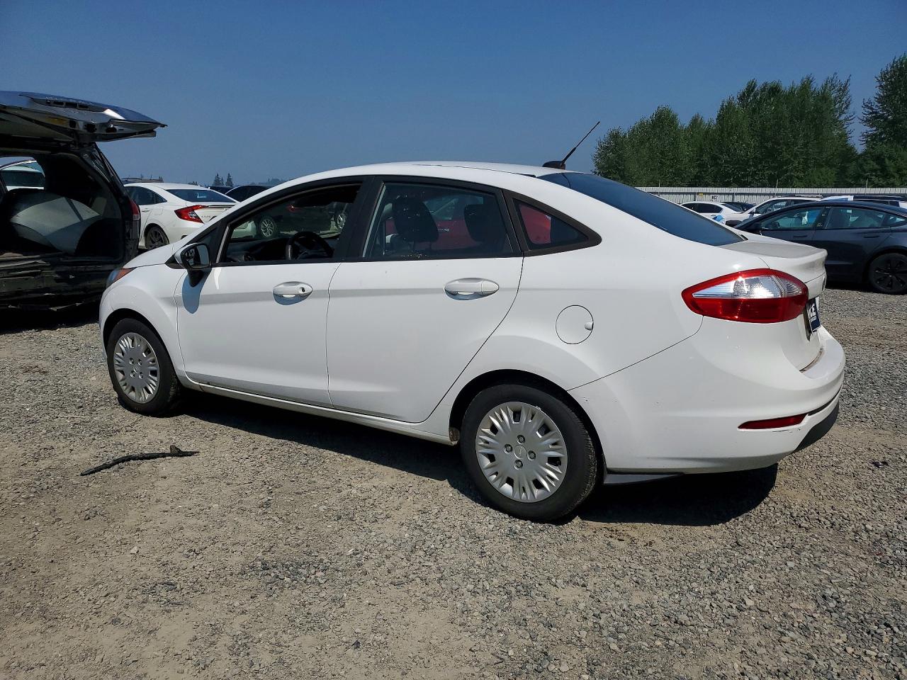 2015 Ford Fiesta S White vin: 3FADP4AJ5FM204008