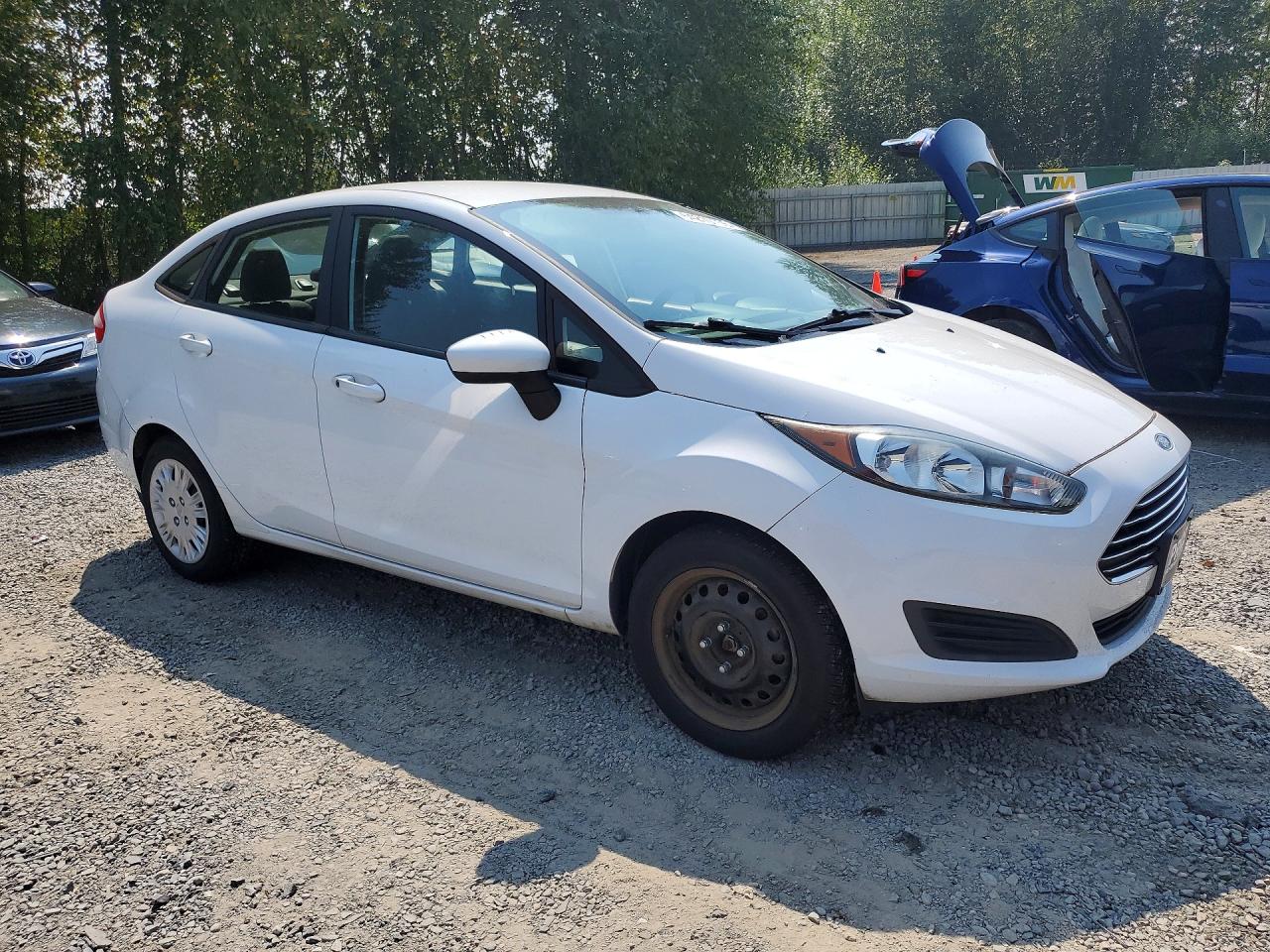 2015 Ford Fiesta S White vin: 3FADP4AJ5FM204008