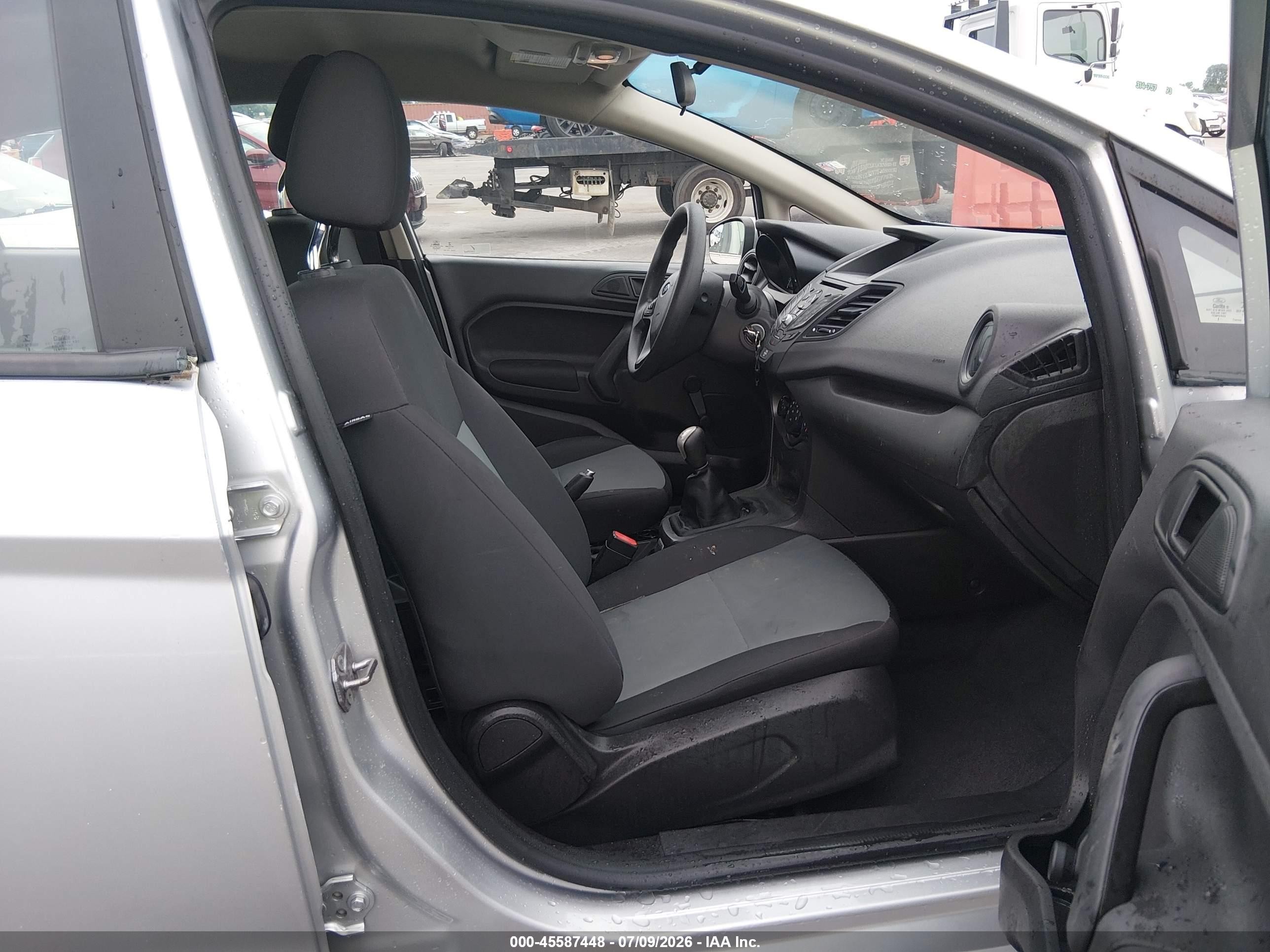 2019 Ford Fiesta S Silver vin: 3FADP4AJ5KM125934