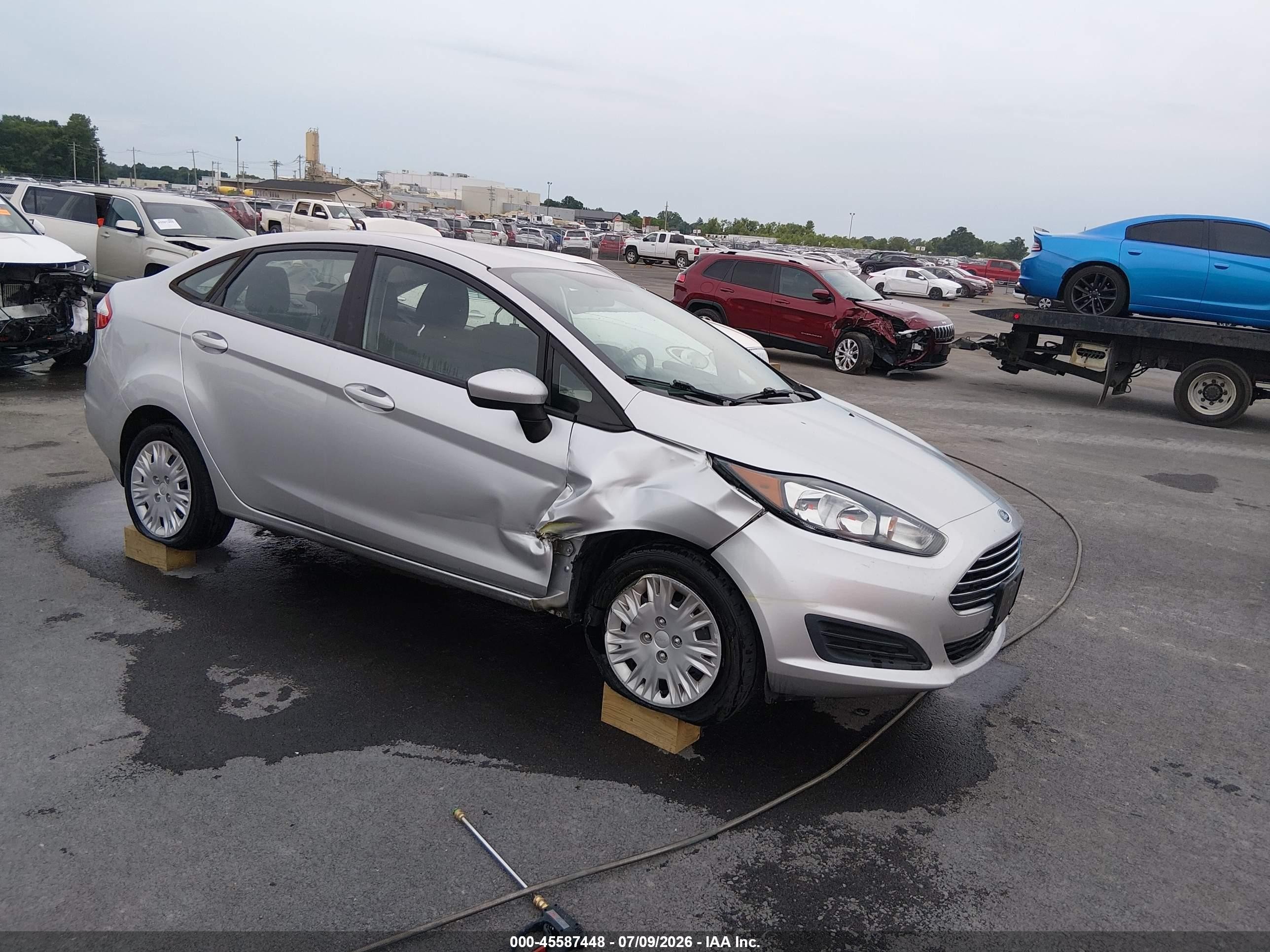2019 Ford Fiesta S Silver vin: 3FADP4AJ5KM125934