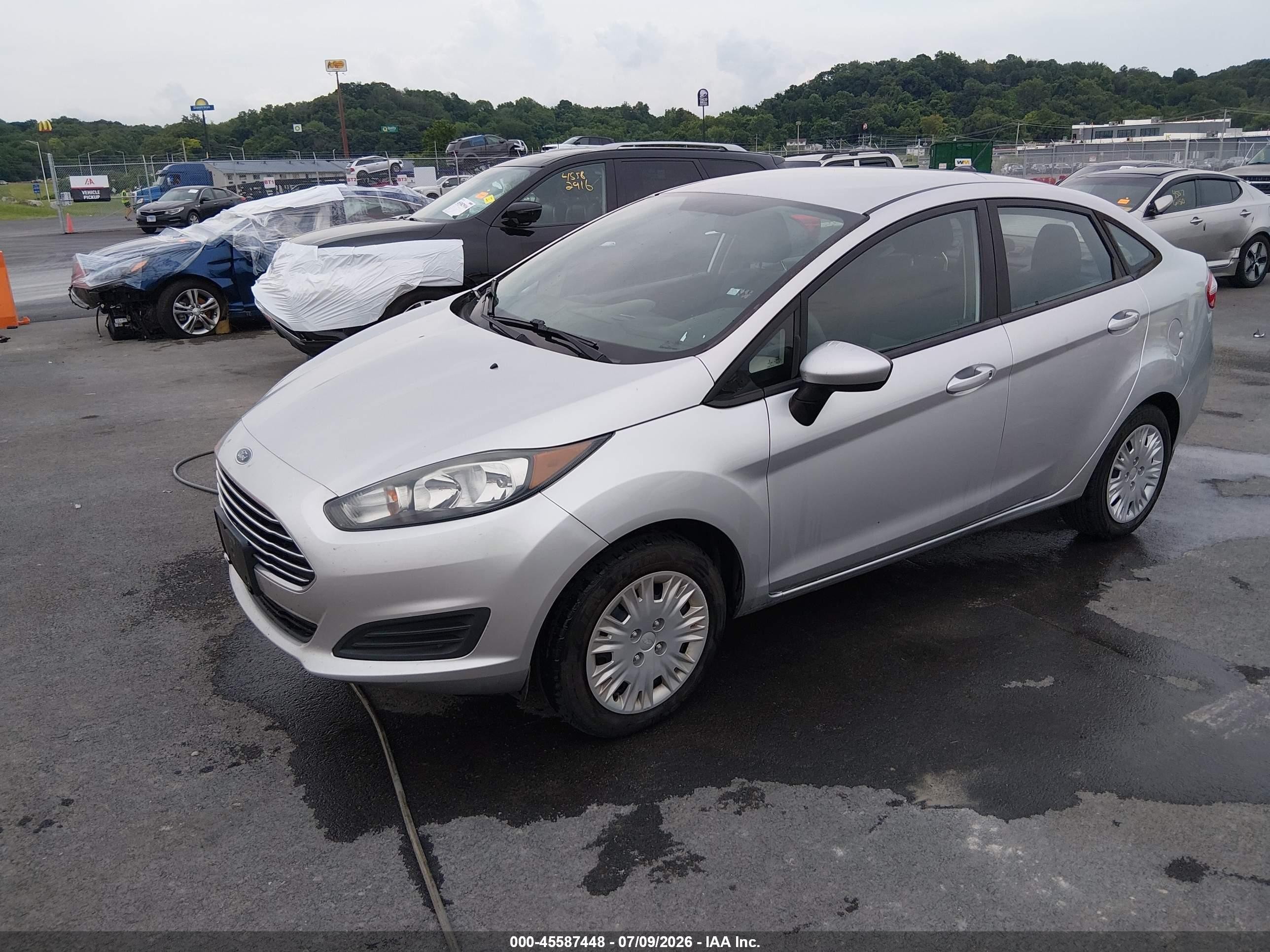 2019 Ford Fiesta S Silver vin: 3FADP4AJ5KM125934