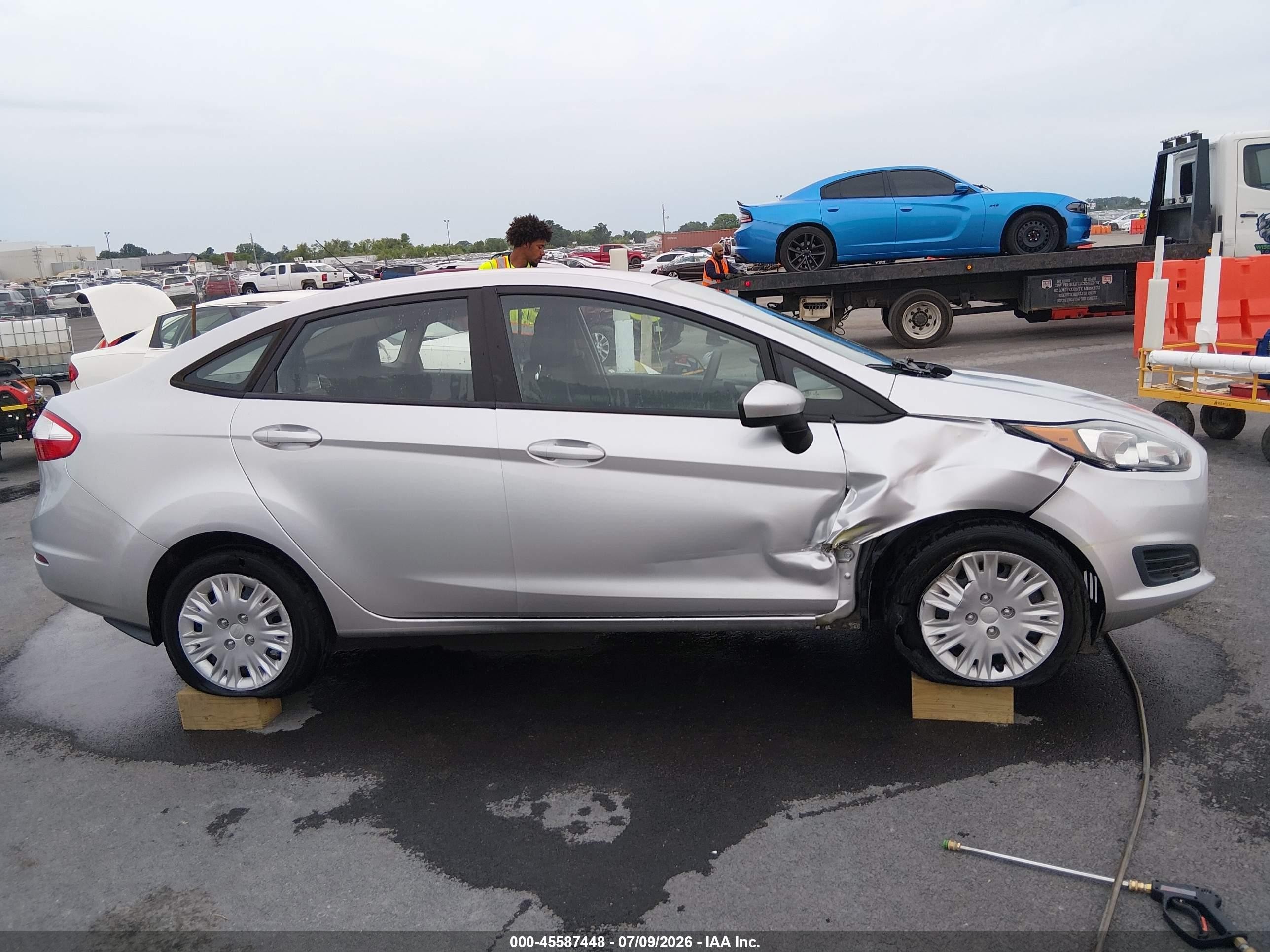 2019 Ford Fiesta S Silver vin: 3FADP4AJ5KM125934