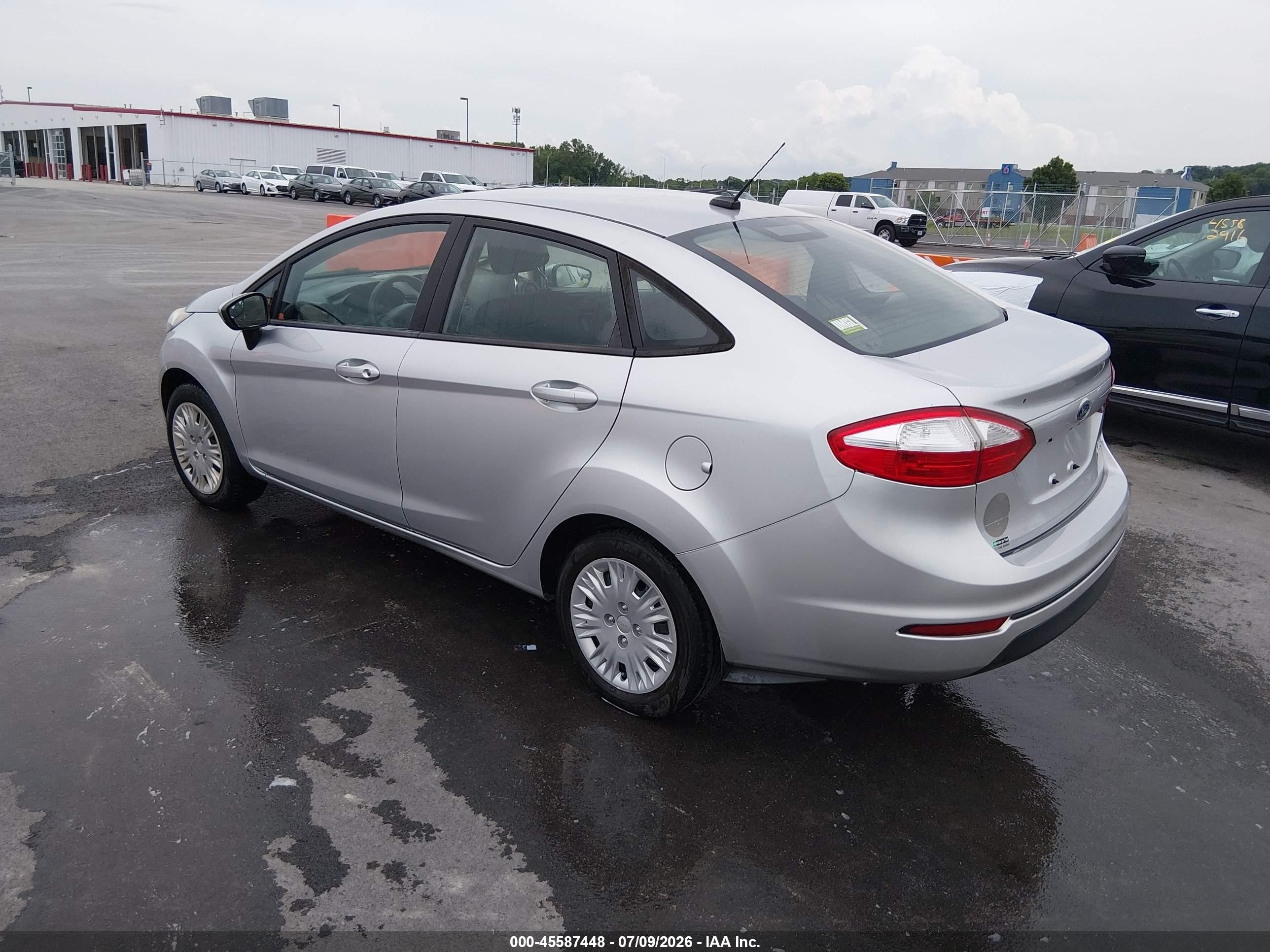 2019 Ford Fiesta S Silver vin: 3FADP4AJ5KM125934