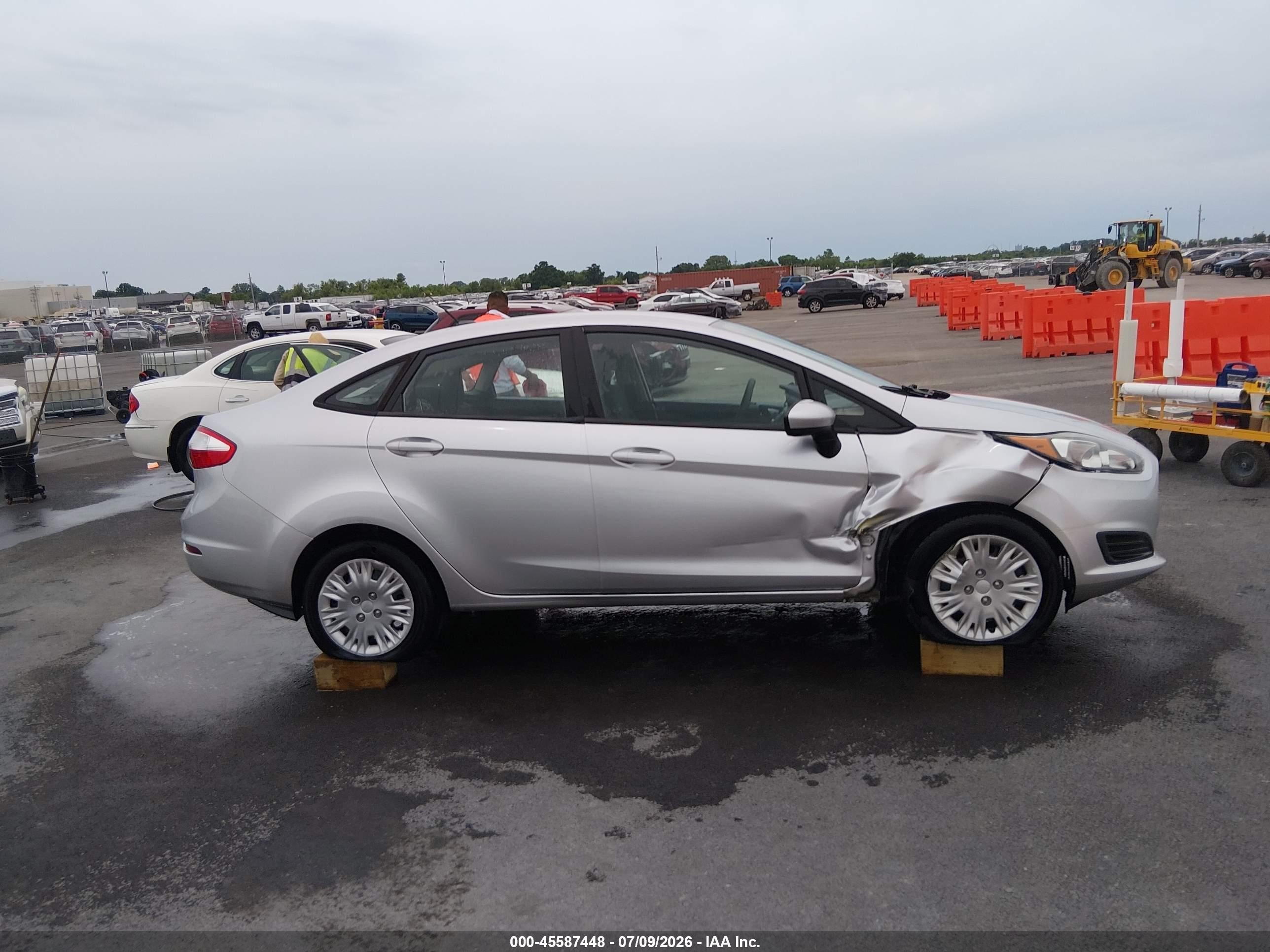 2019 Ford Fiesta S Silver vin: 3FADP4AJ5KM125934