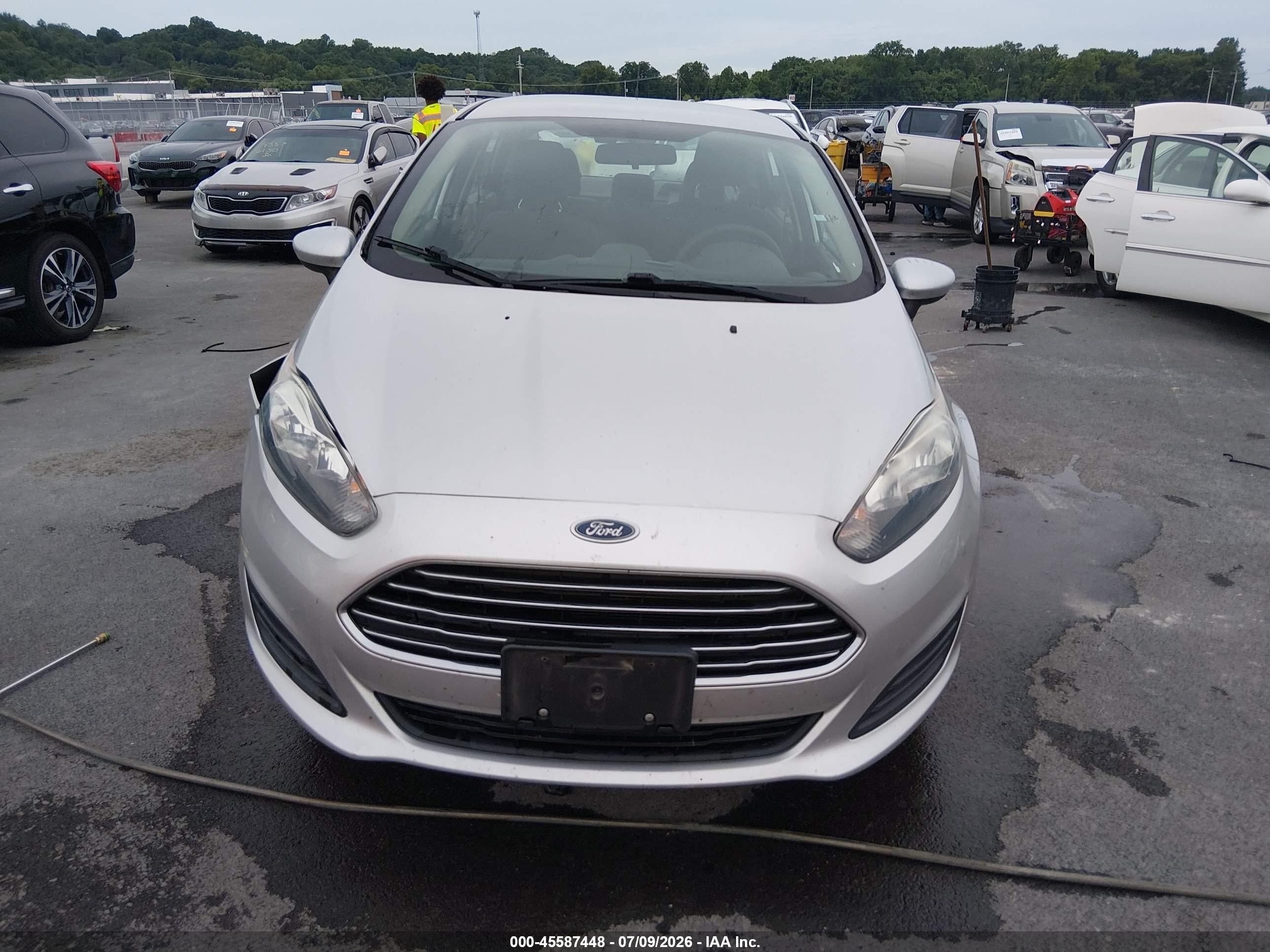 2019 Ford Fiesta S Silver vin: 3FADP4AJ5KM125934