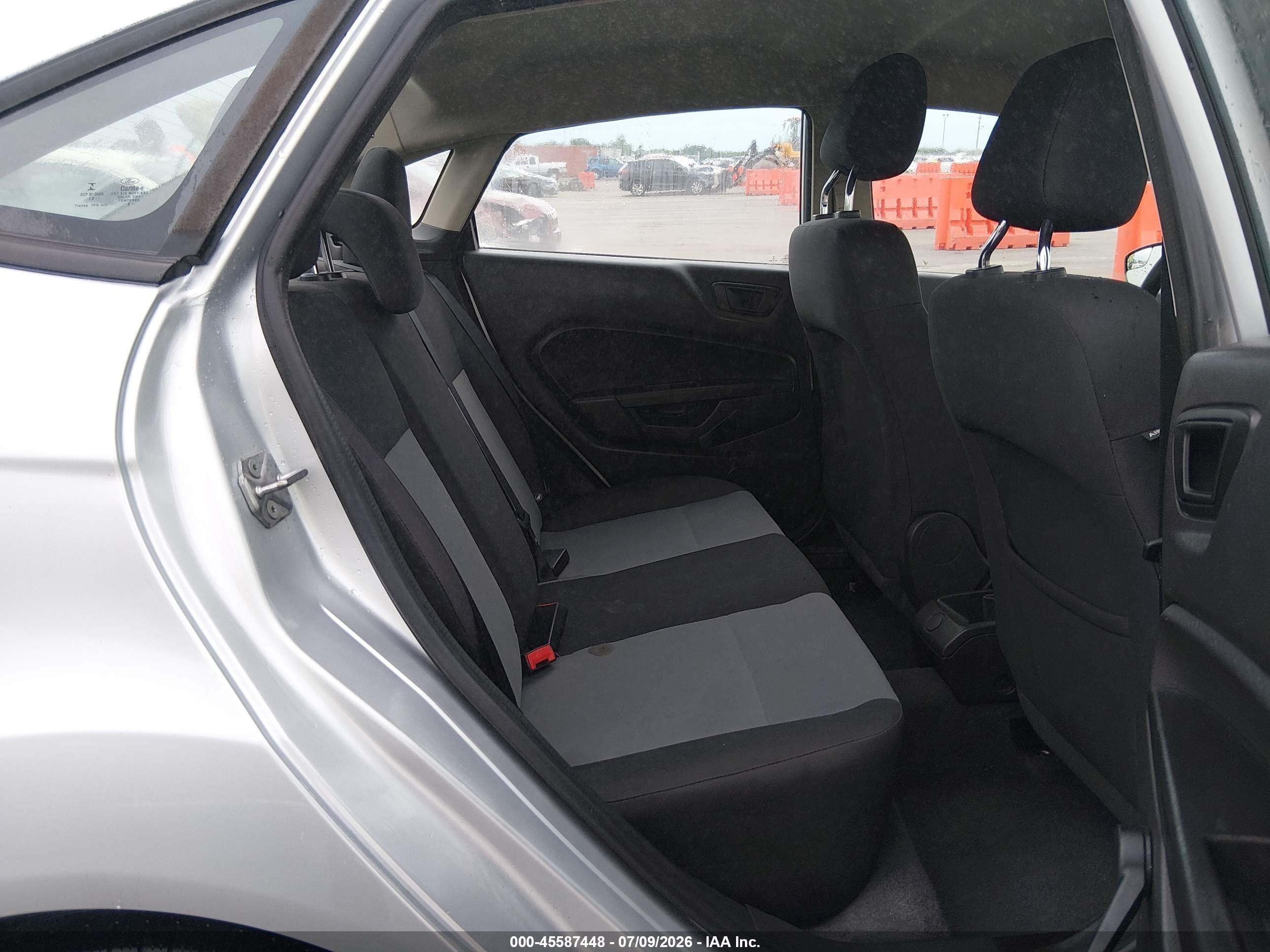 2019 Ford Fiesta S Silver vin: 3FADP4AJ5KM125934