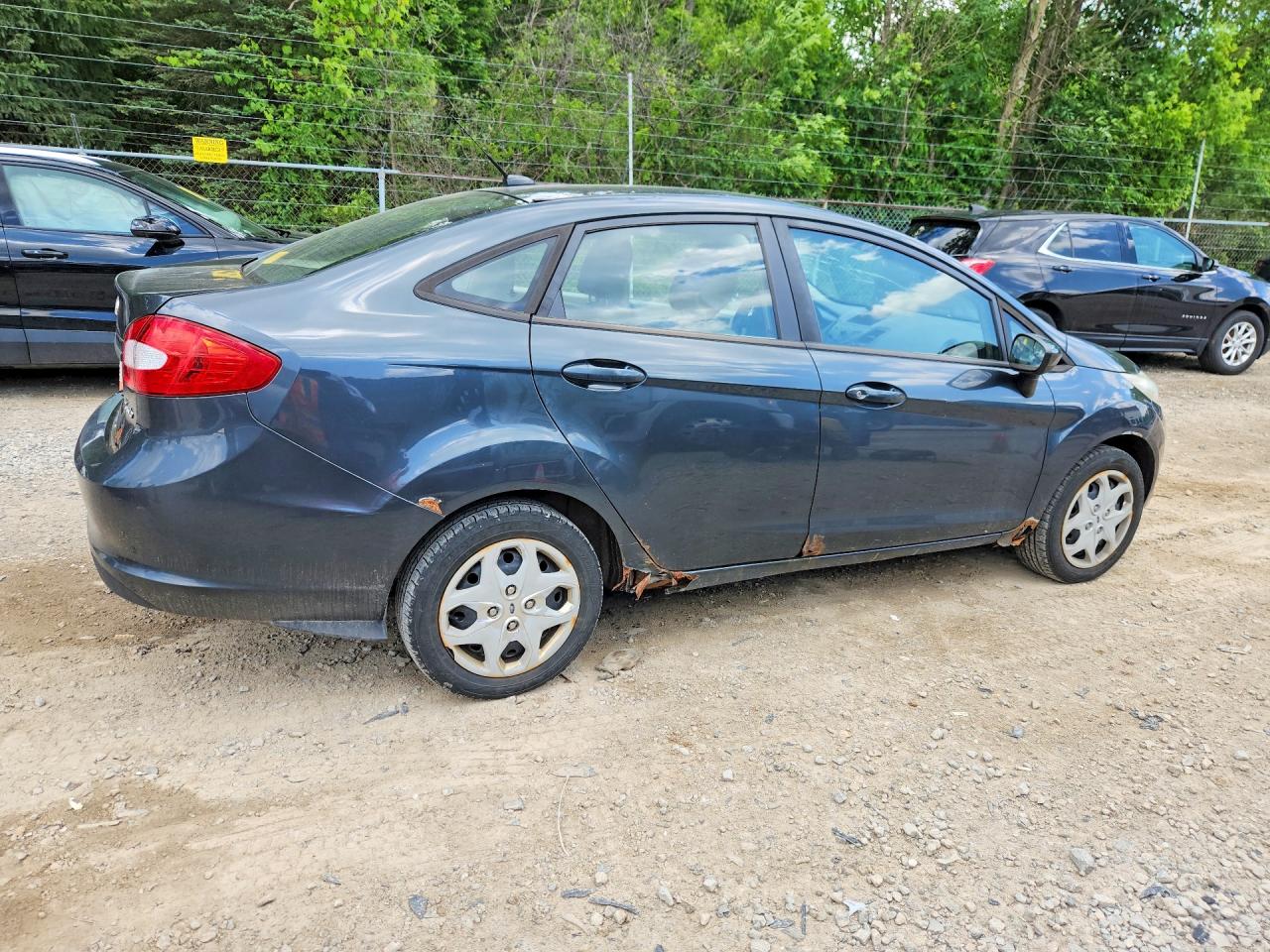 2011 Ford Fiesta S Gray vin: 3FADP4AJ6BM238713
