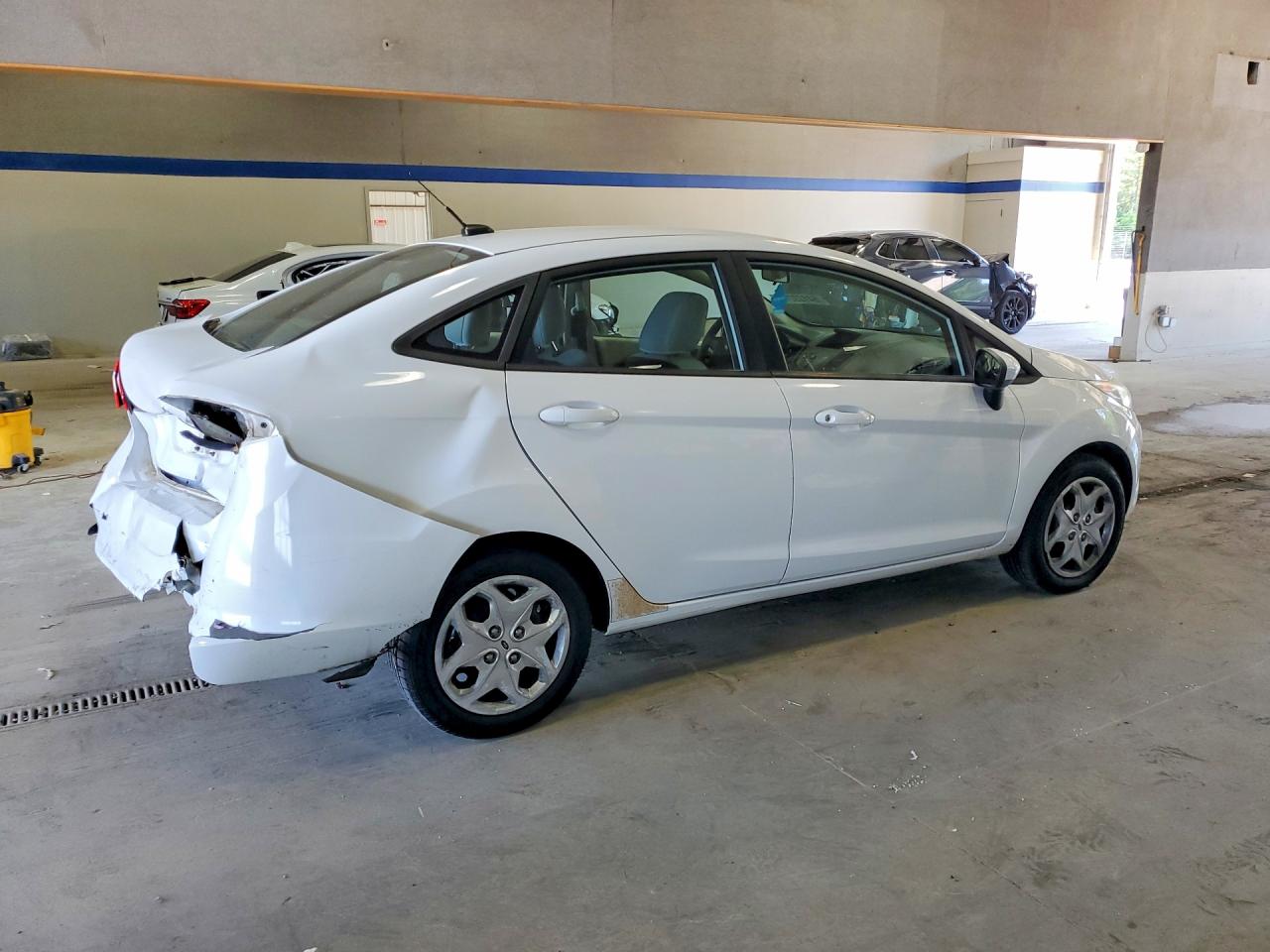 2013 Ford Fiesta S White vin: 3FADP4AJ6DM191637