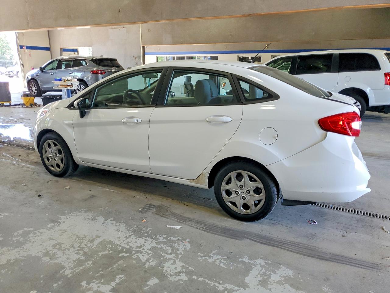 2013 Ford Fiesta S White vin: 3FADP4AJ6DM191637
