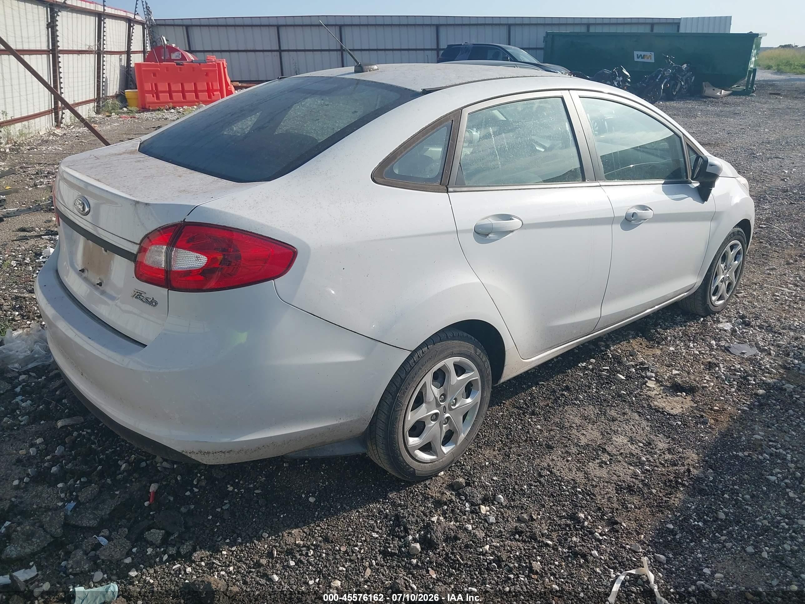 2013 Ford Fiesta S White vin: 3FADP4AJ6DM207982