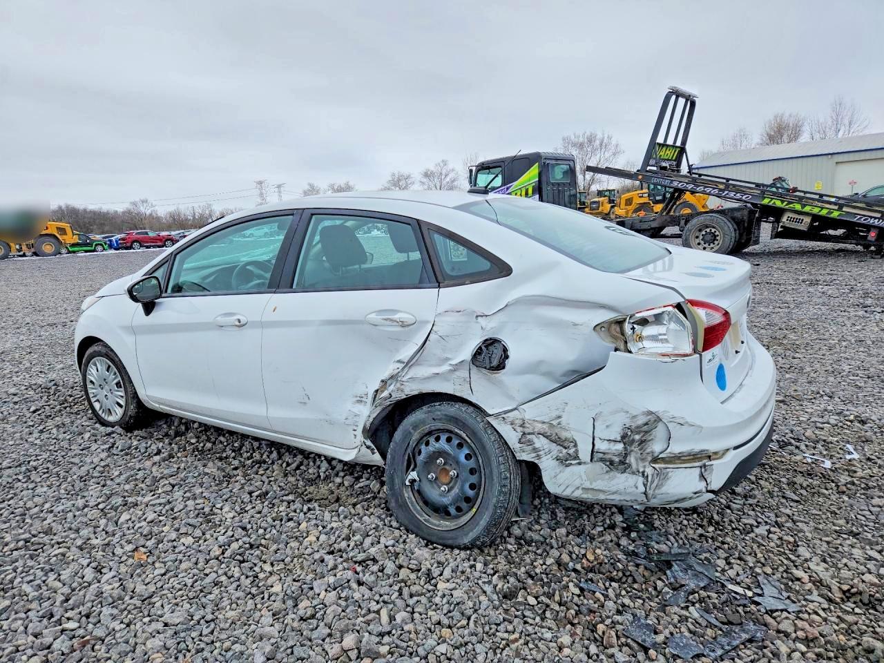 2015 Ford Fiesta White vin: 3FADP4AJ6FM110932